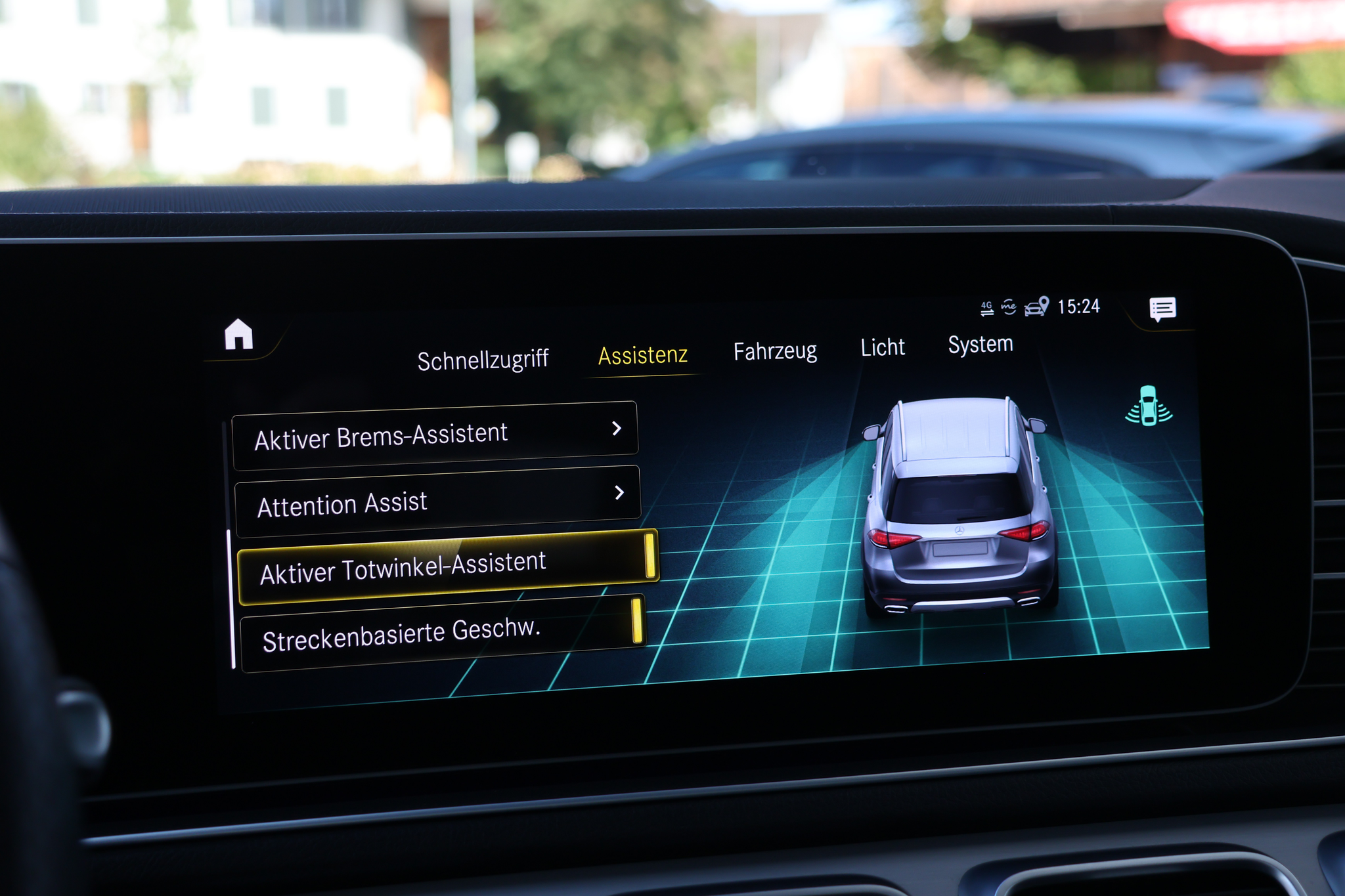 listing desktop thumbnail image 25