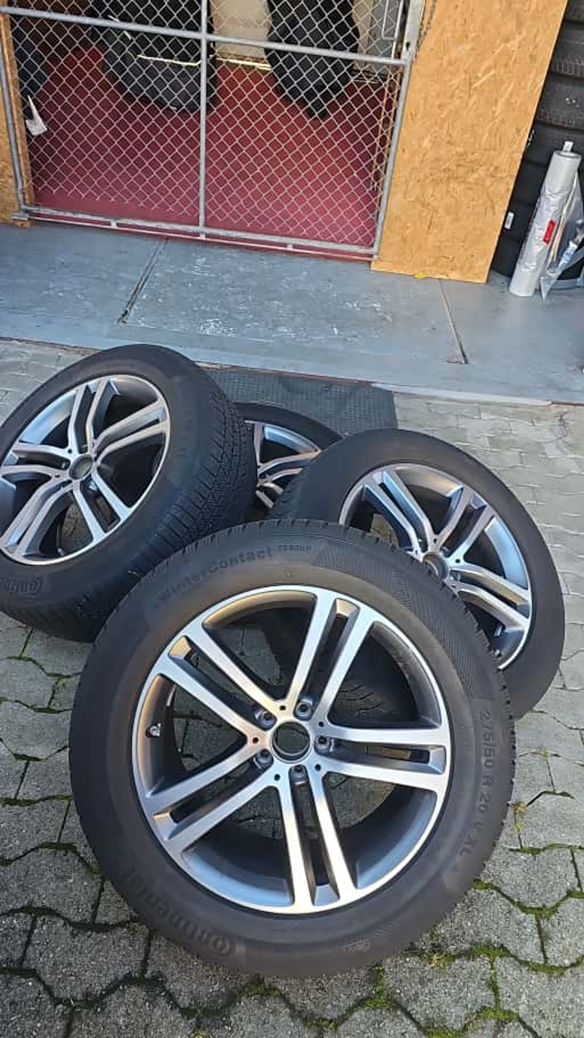 listing desktop thumbnail image 31