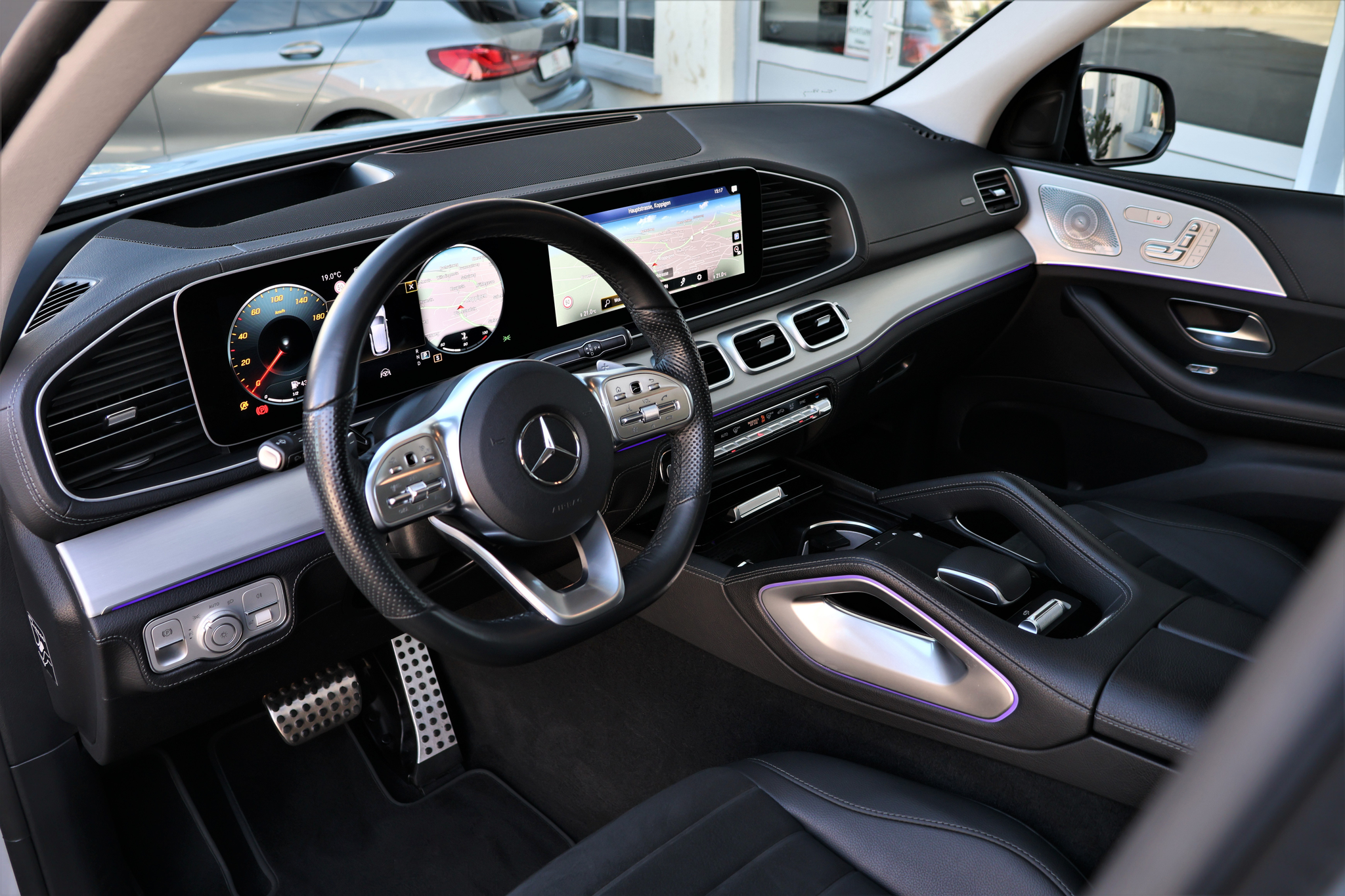 listing desktop thumbnail image 9