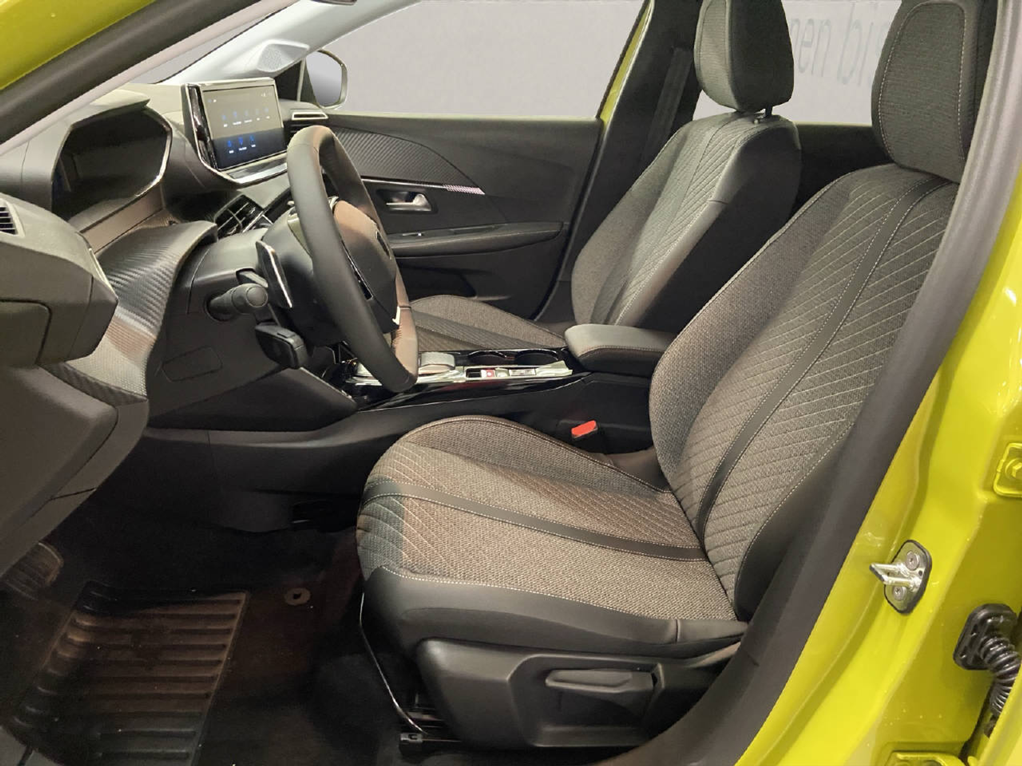 listing desktop thumbnail image 4