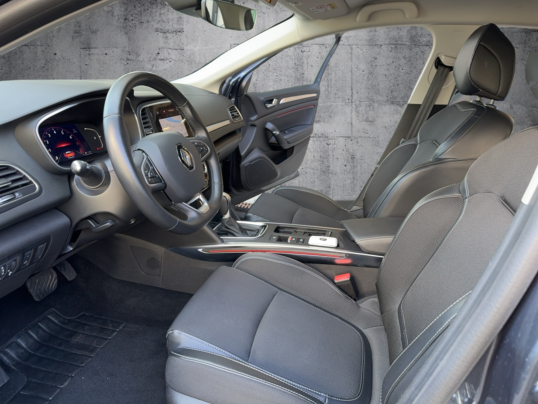 listing desktop thumbnail image 1