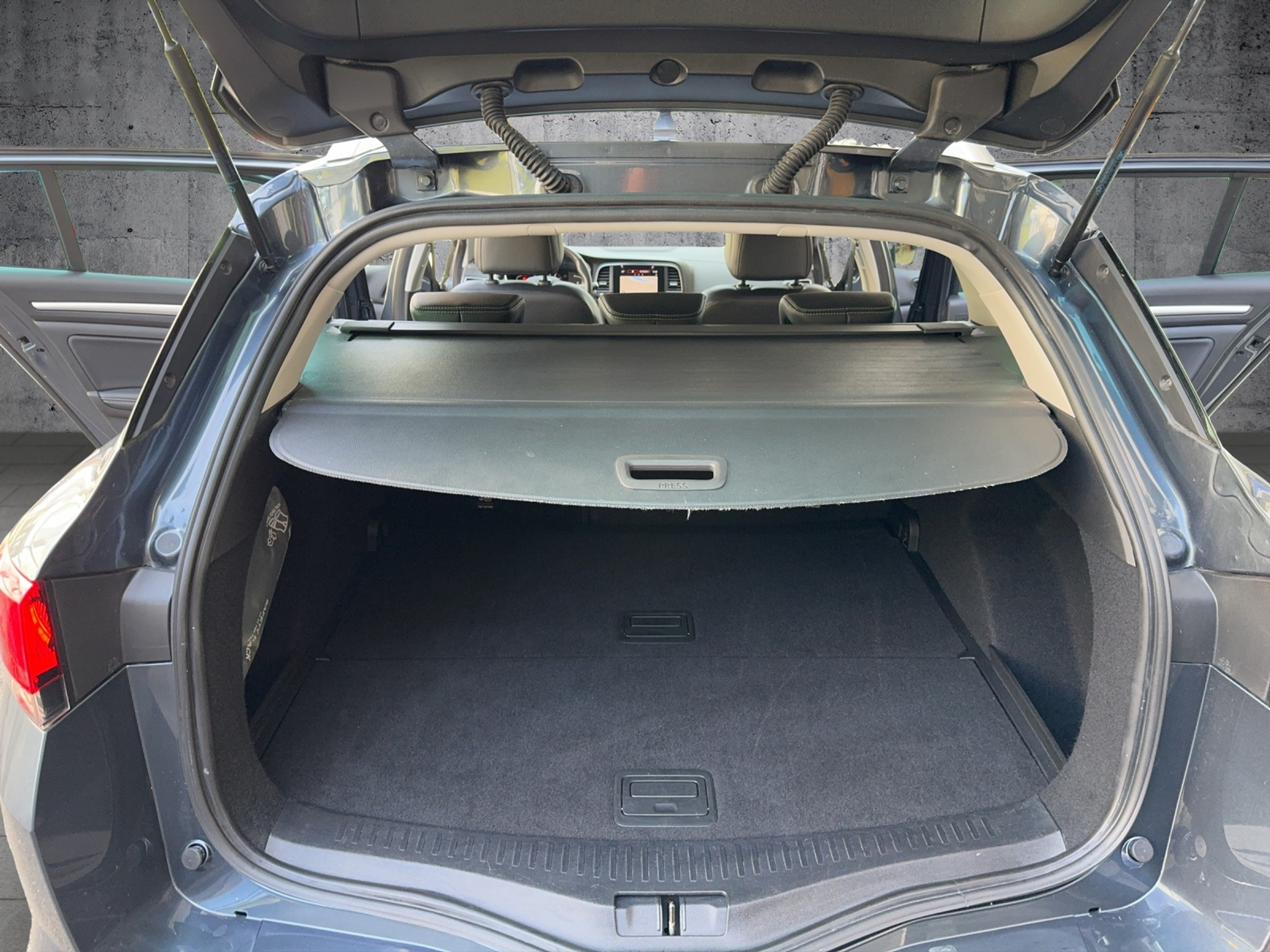 listing desktop thumbnail image 25