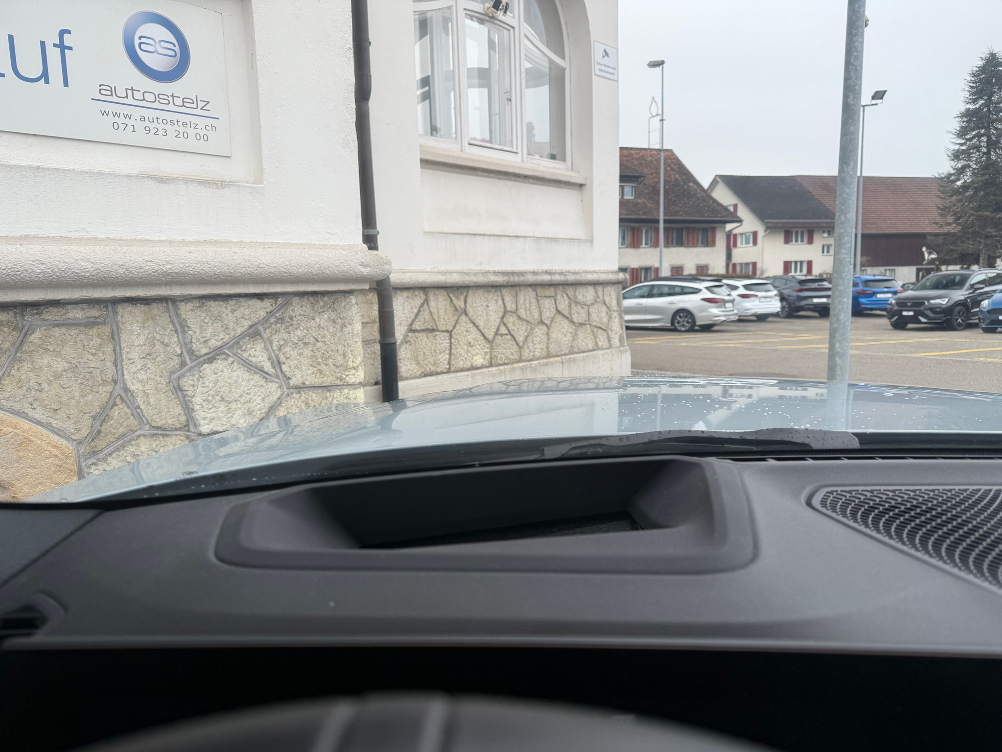 listing desktop thumbnail image 11