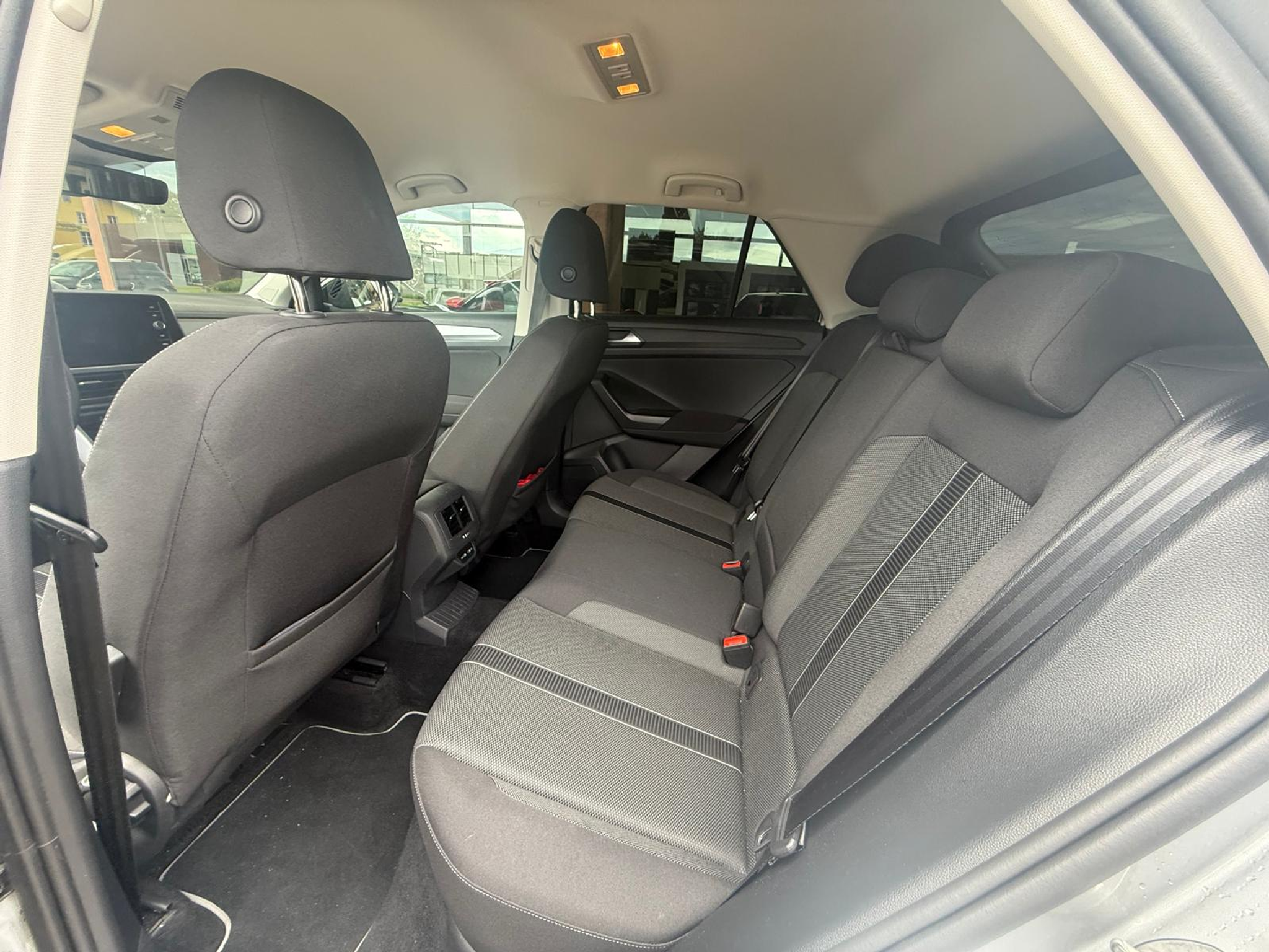 listing desktop thumbnail image 7