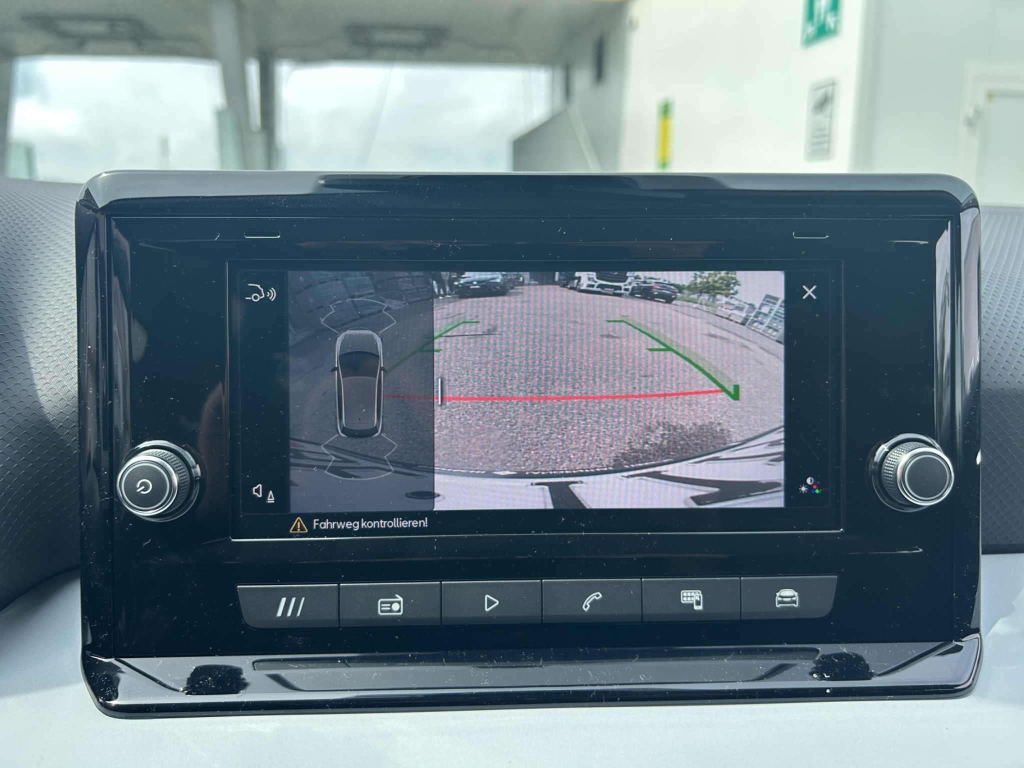 listing desktop thumbnail image 9