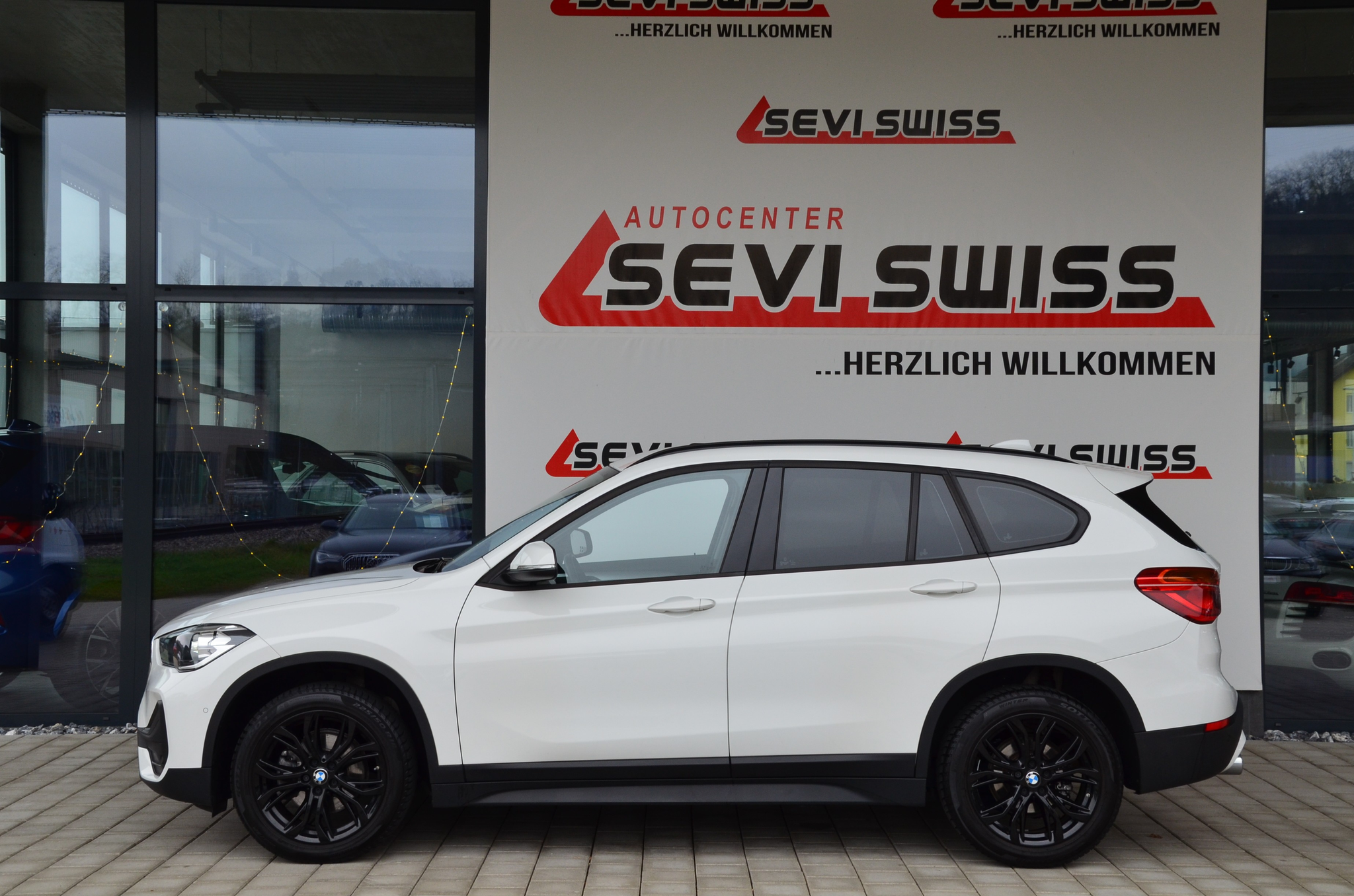 listing desktop thumbnail image 7