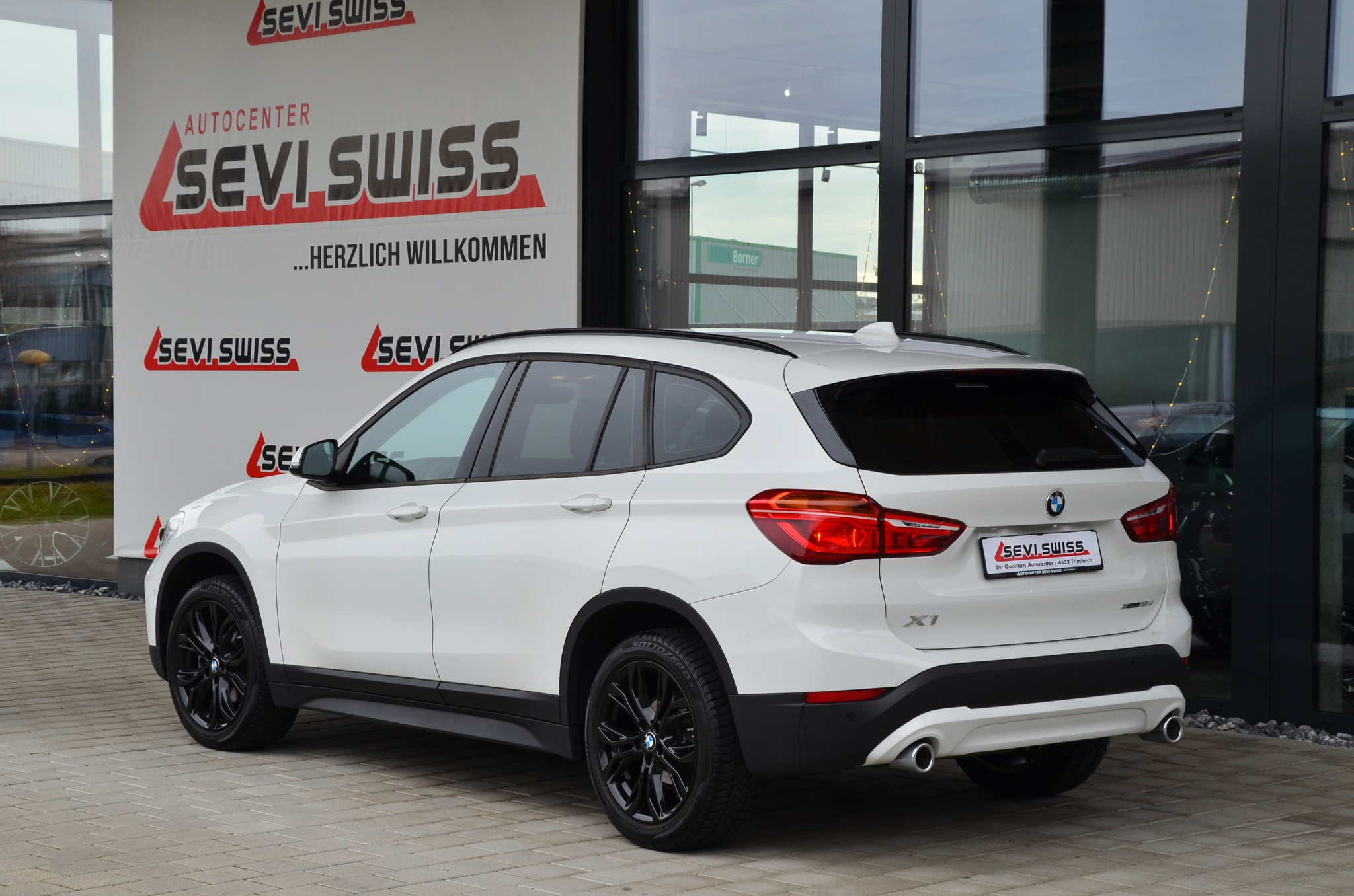 listing desktop thumbnail image 6