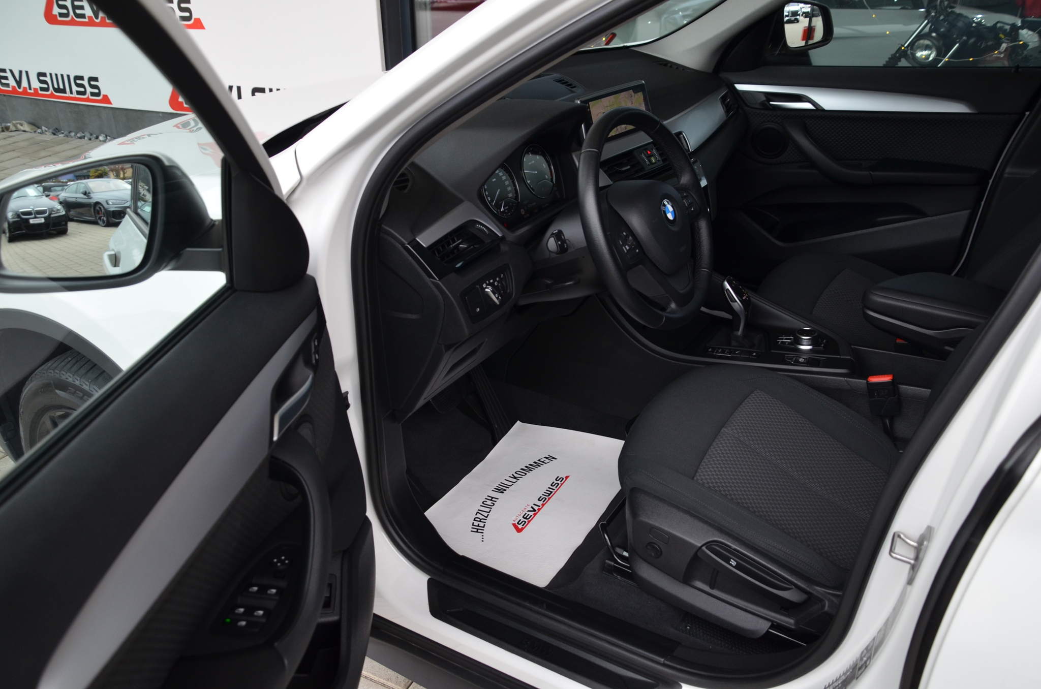 listing desktop thumbnail image 9