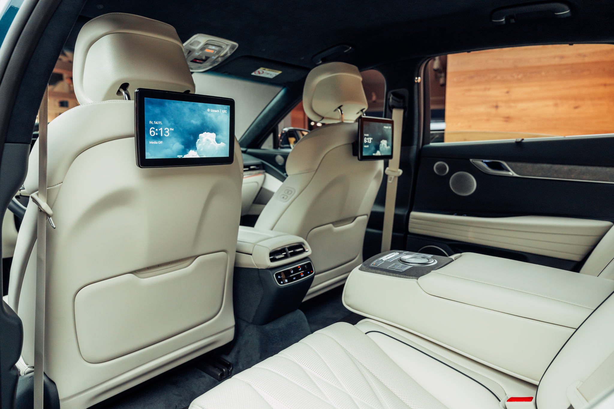 listing desktop thumbnail image 7