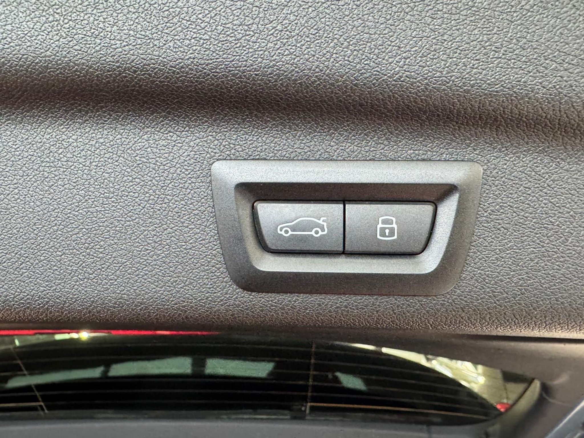 listing desktop thumbnail image 27