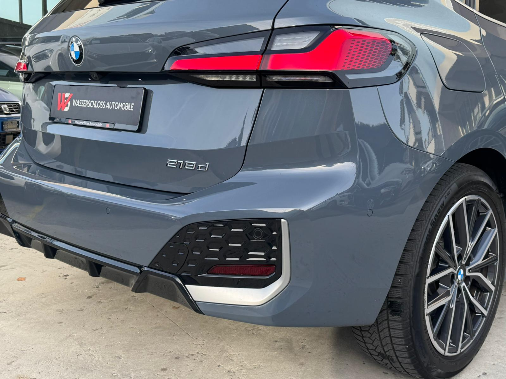 listing desktop thumbnail image 10