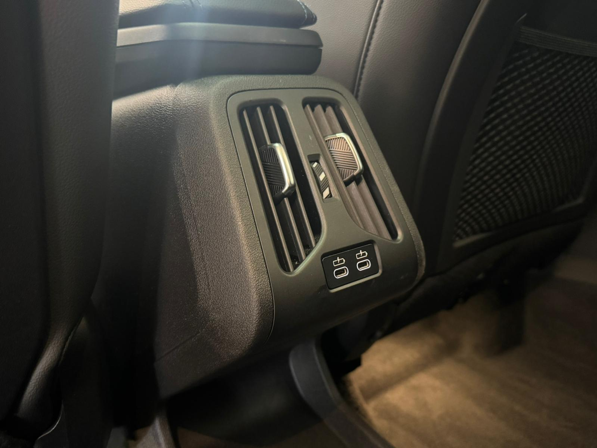 listing desktop thumbnail image 26