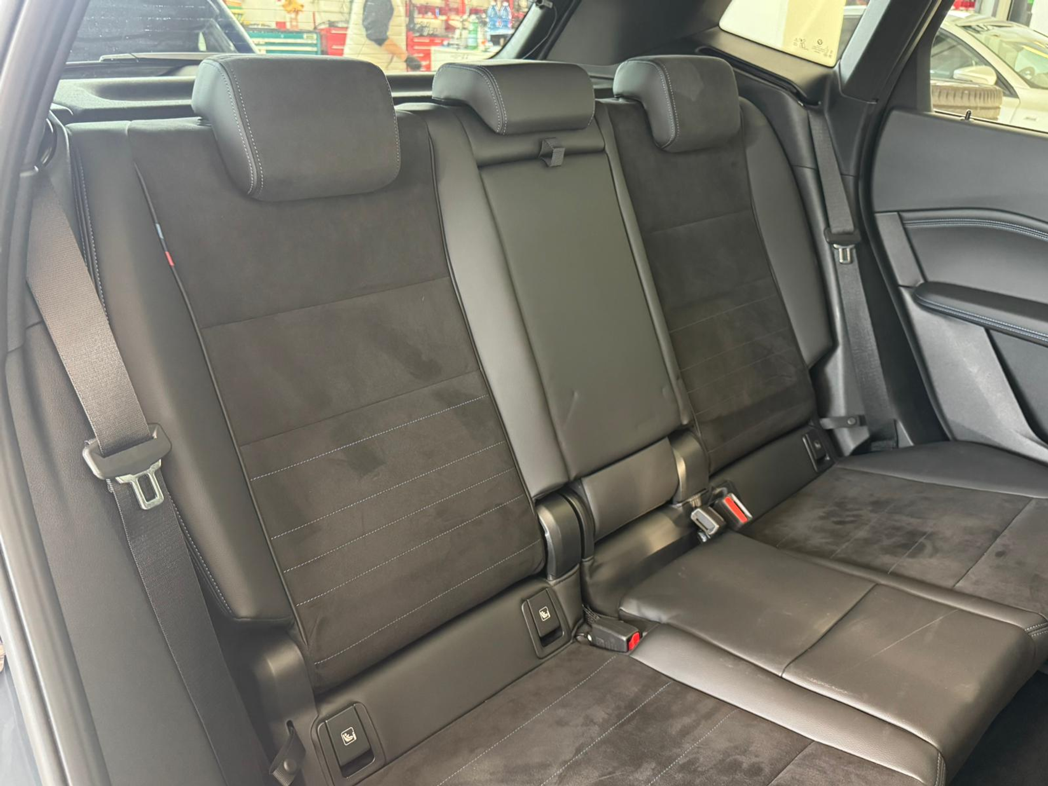 listing desktop thumbnail image 28