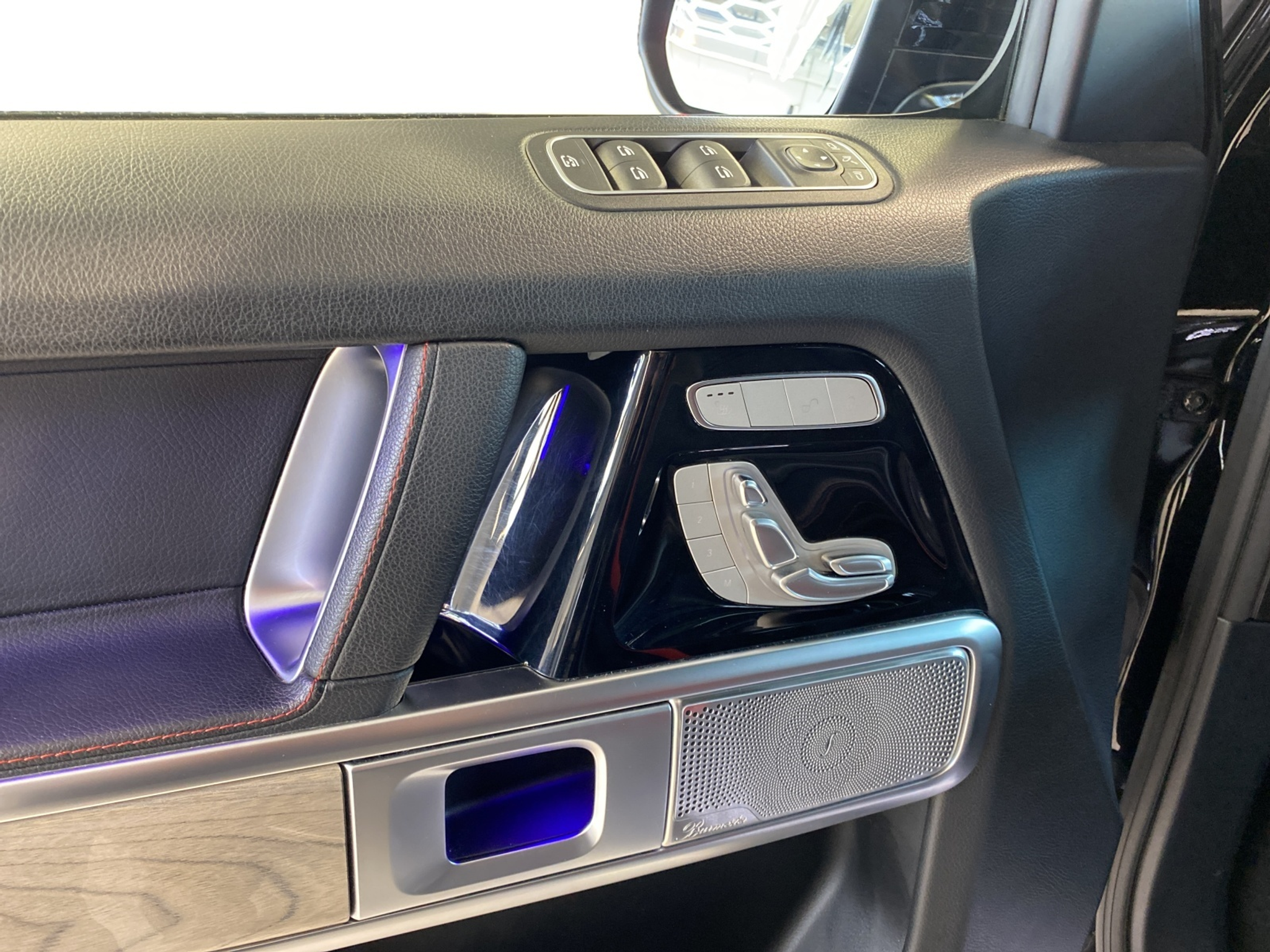 listing desktop thumbnail image 10