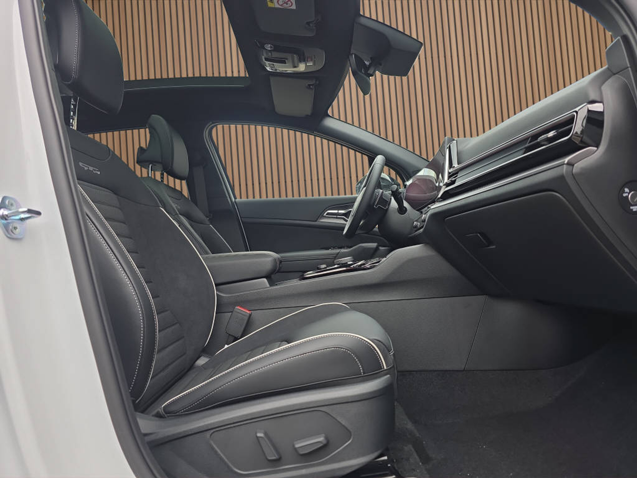 listing desktop thumbnail image 6