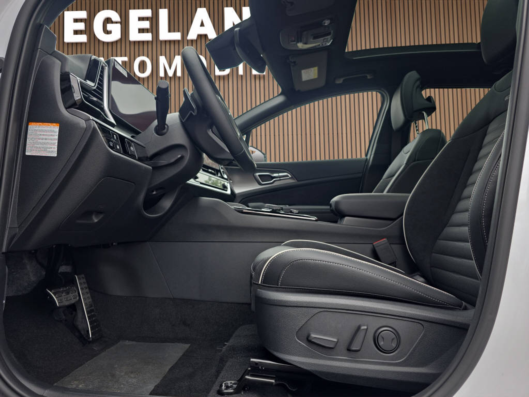 listing desktop thumbnail image 14