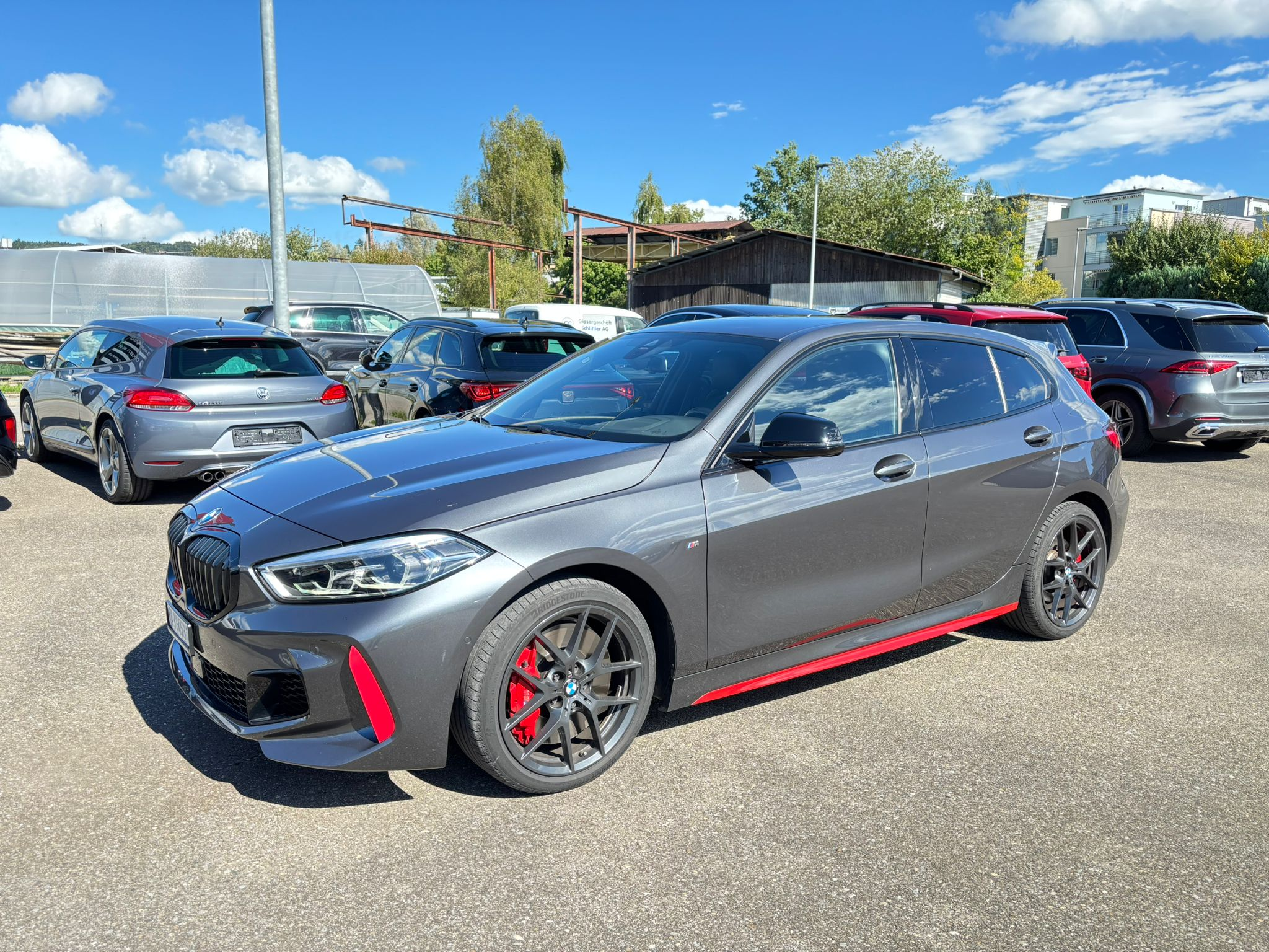 listing desktop thumbnail image 4