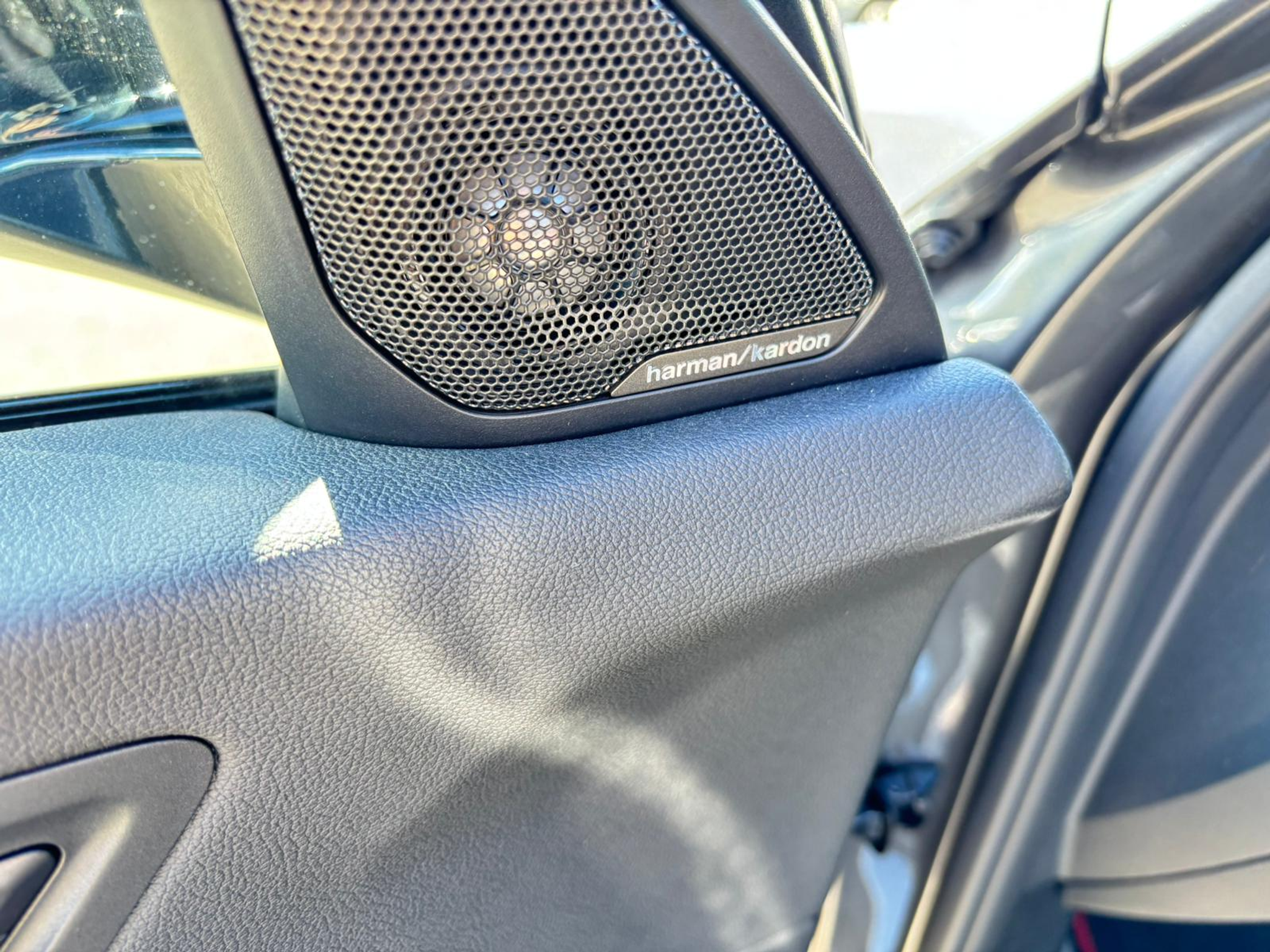 listing desktop thumbnail image 24