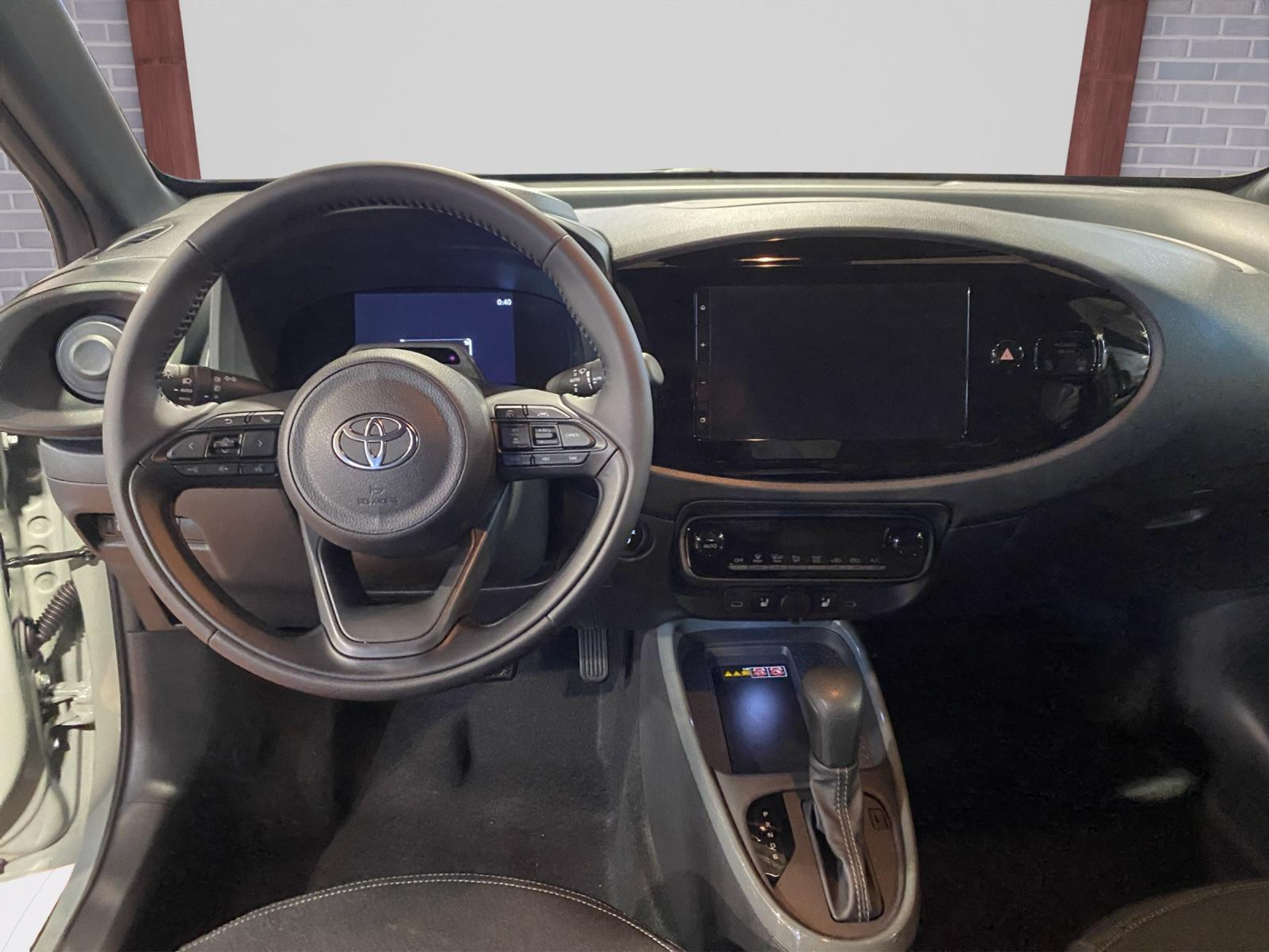 listing desktop thumbnail image 6