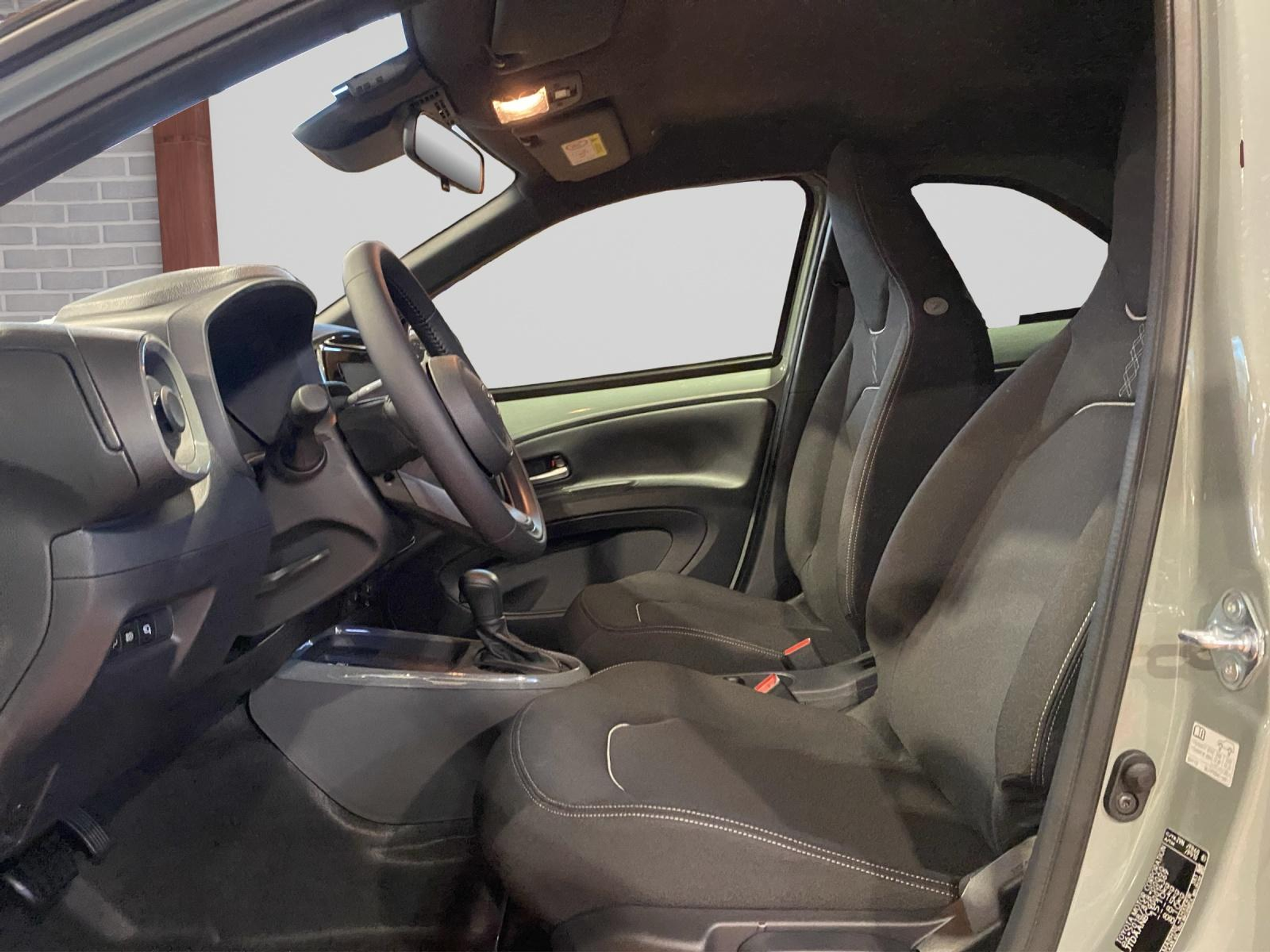 listing desktop thumbnail image 7