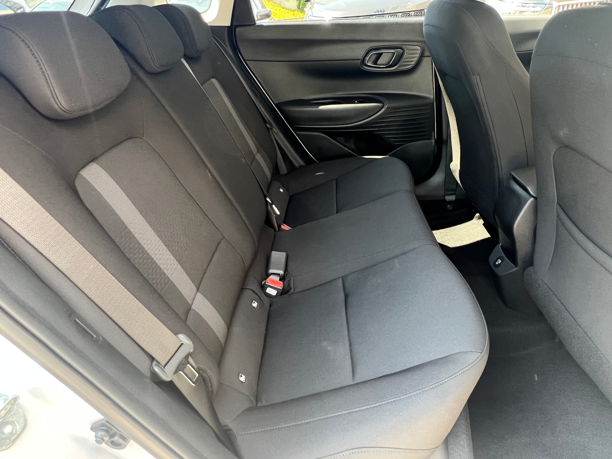 listing desktop thumbnail image 18