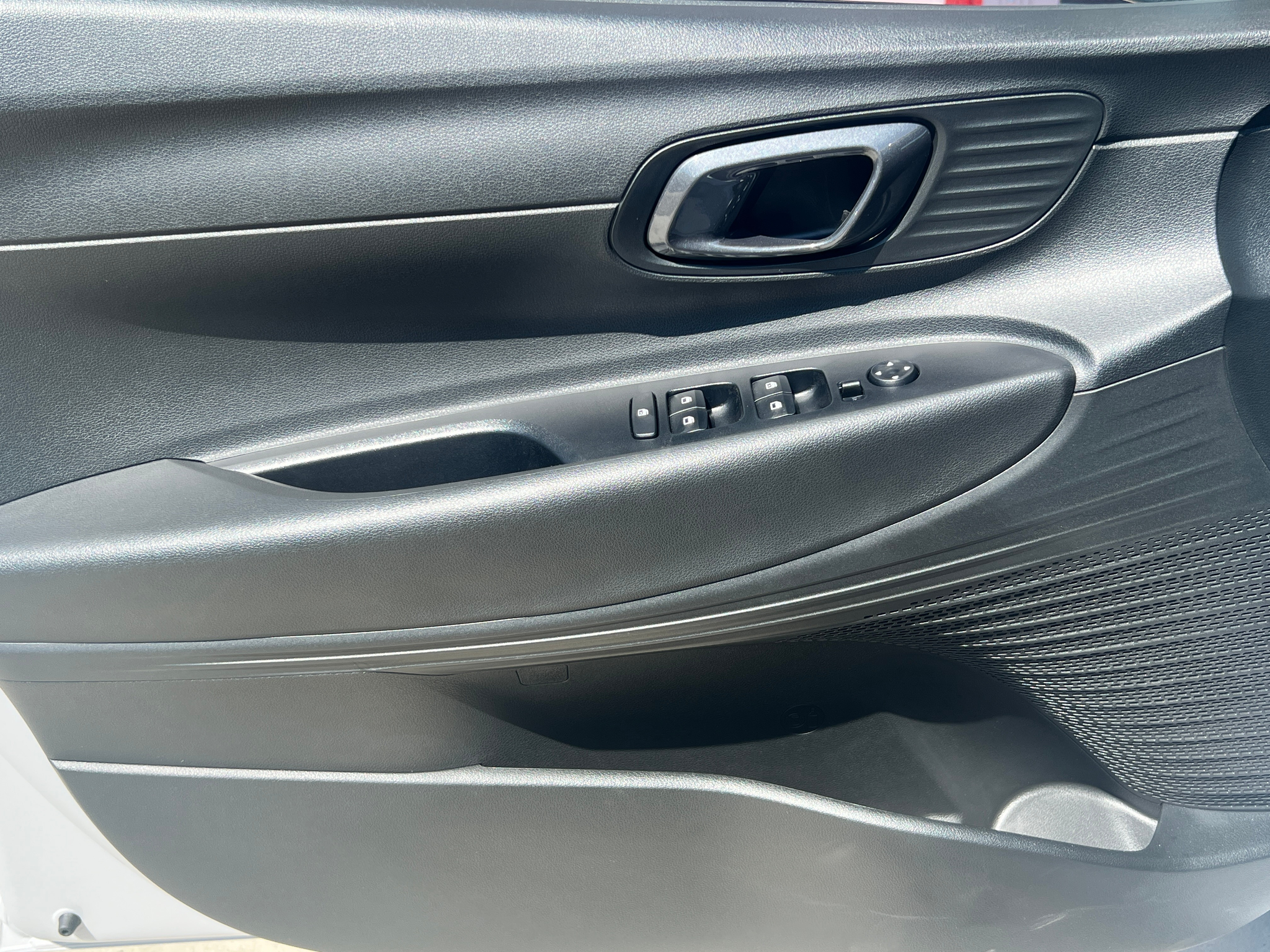 listing desktop thumbnail image 27