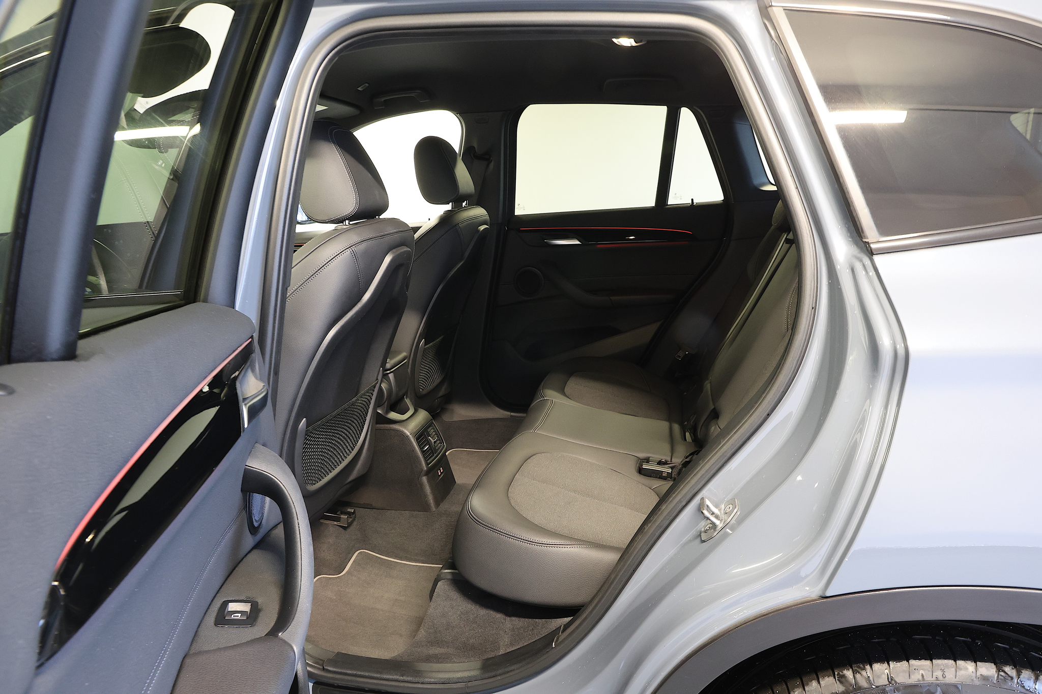 listing desktop thumbnail image 16