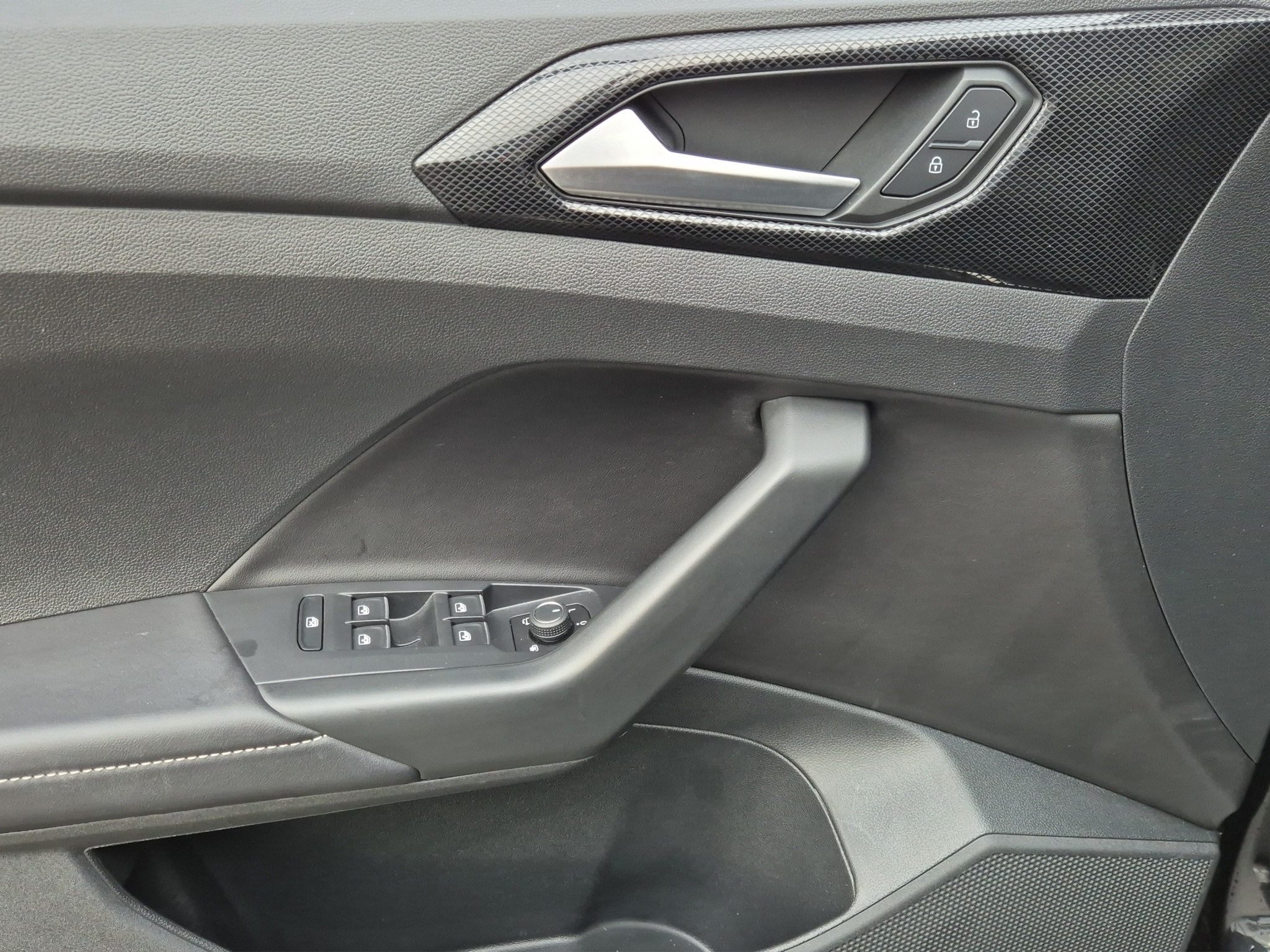 listing desktop thumbnail image 10