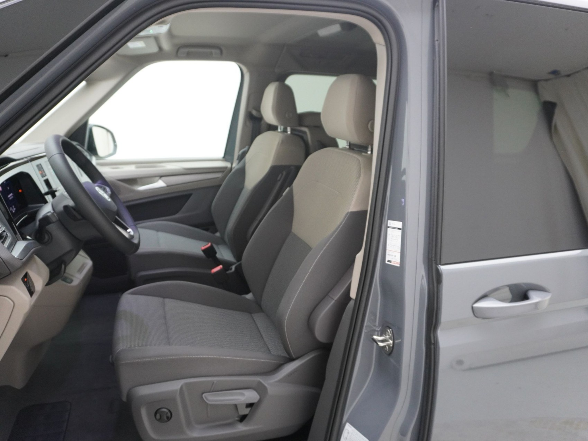 listing desktop thumbnail image 12