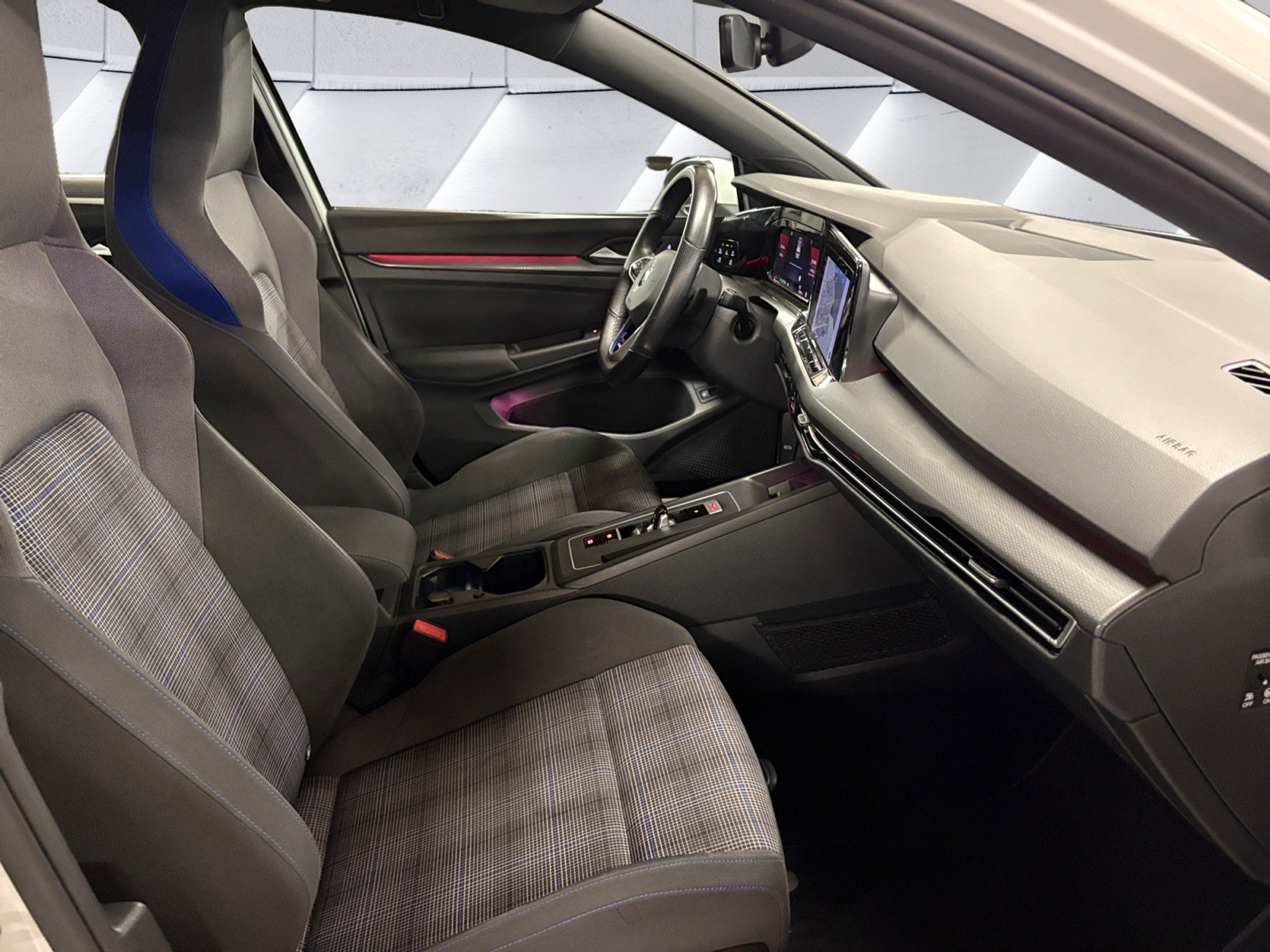 listing desktop thumbnail image 12