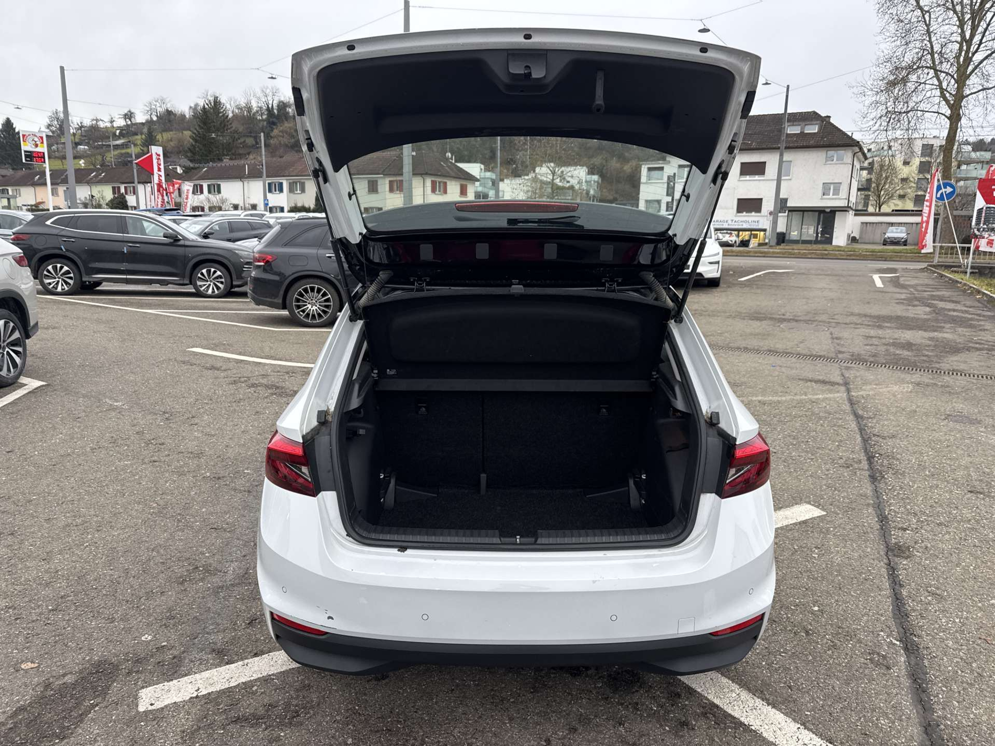 listing desktop thumbnail image 7