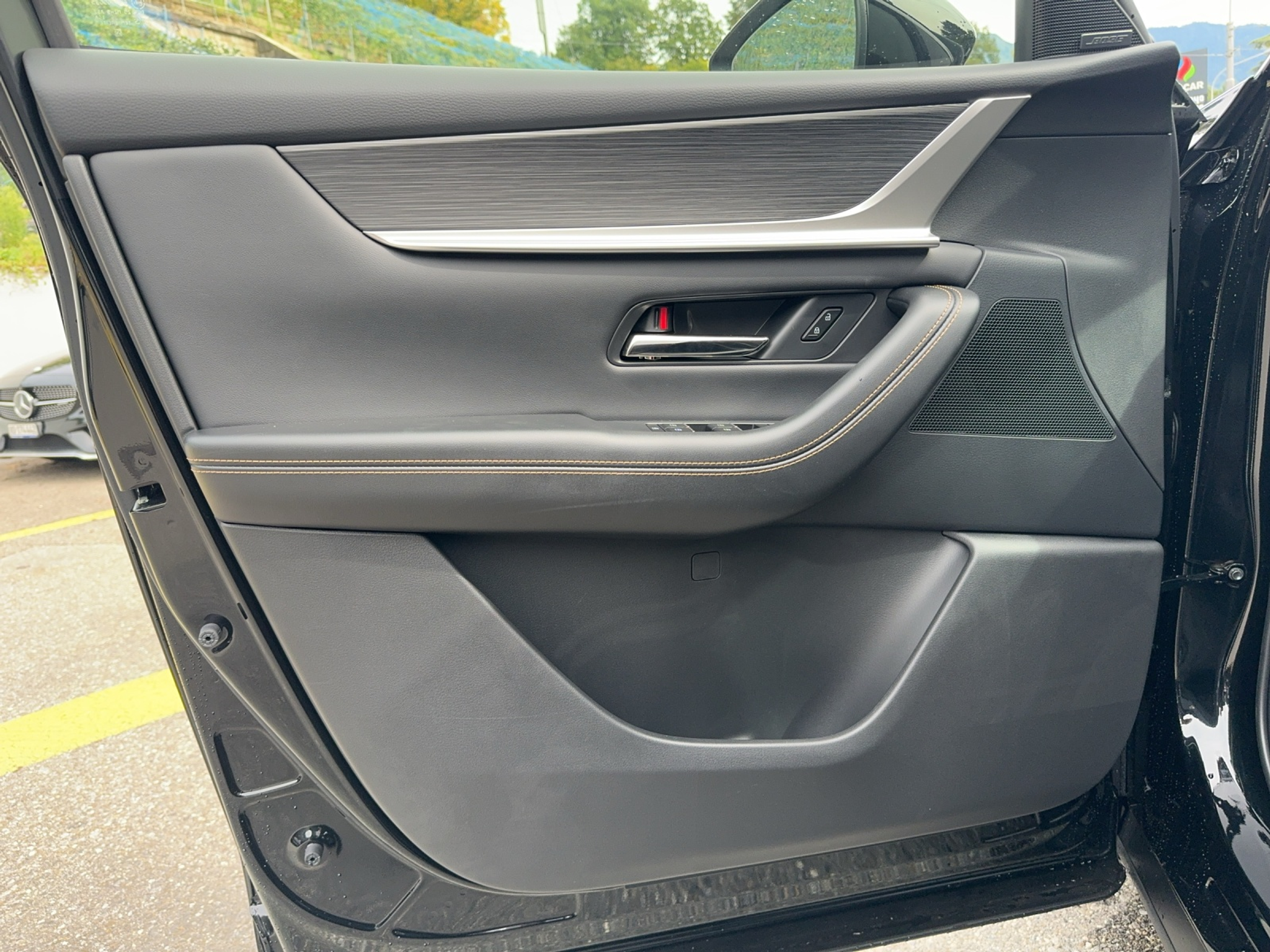 listing desktop thumbnail image 10