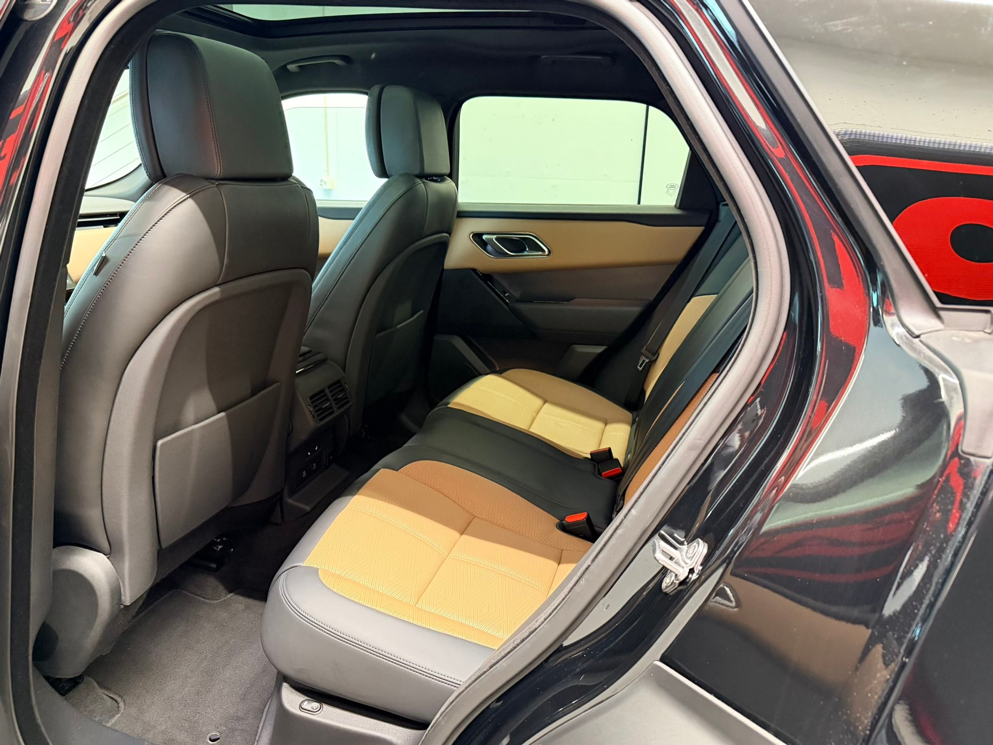 listing desktop thumbnail image 16