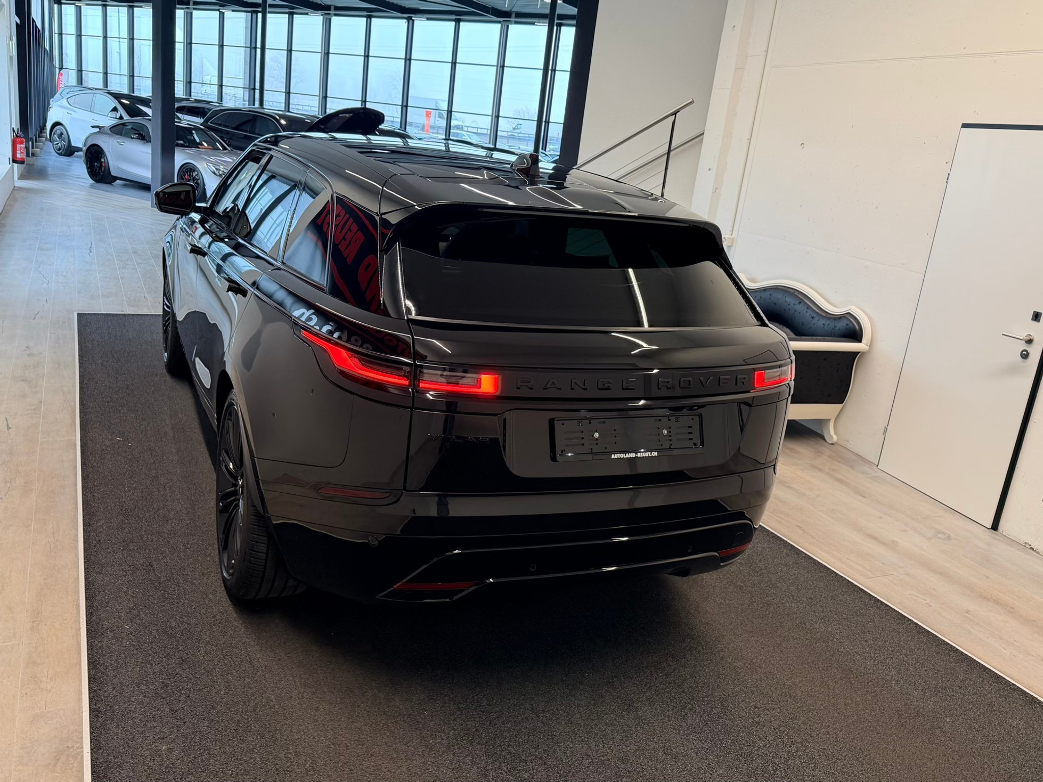 listing desktop thumbnail image 8