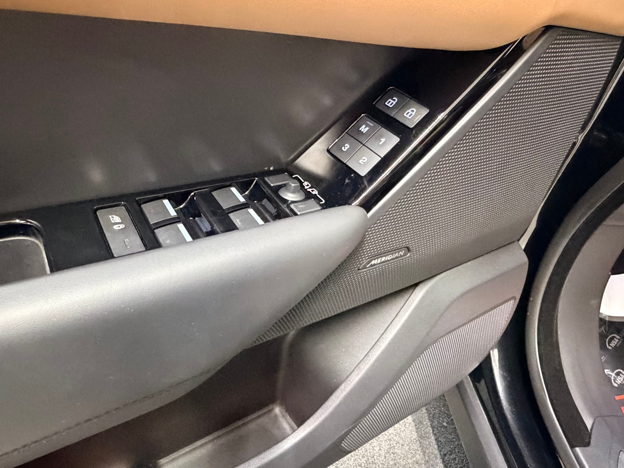 listing desktop thumbnail image 12