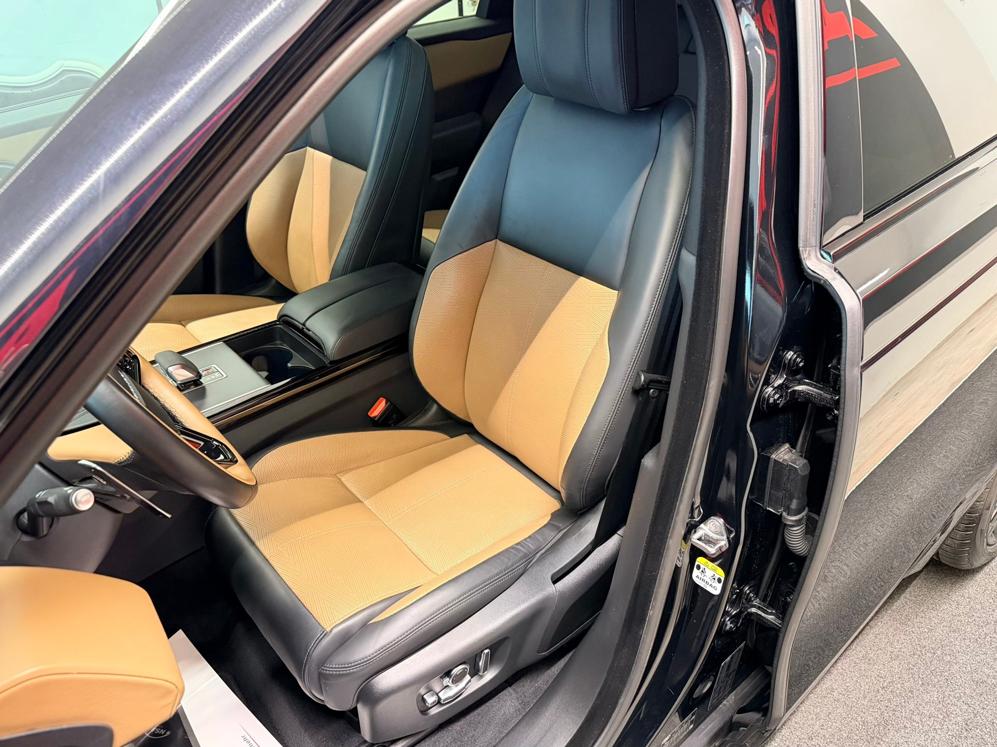 listing desktop thumbnail image 15