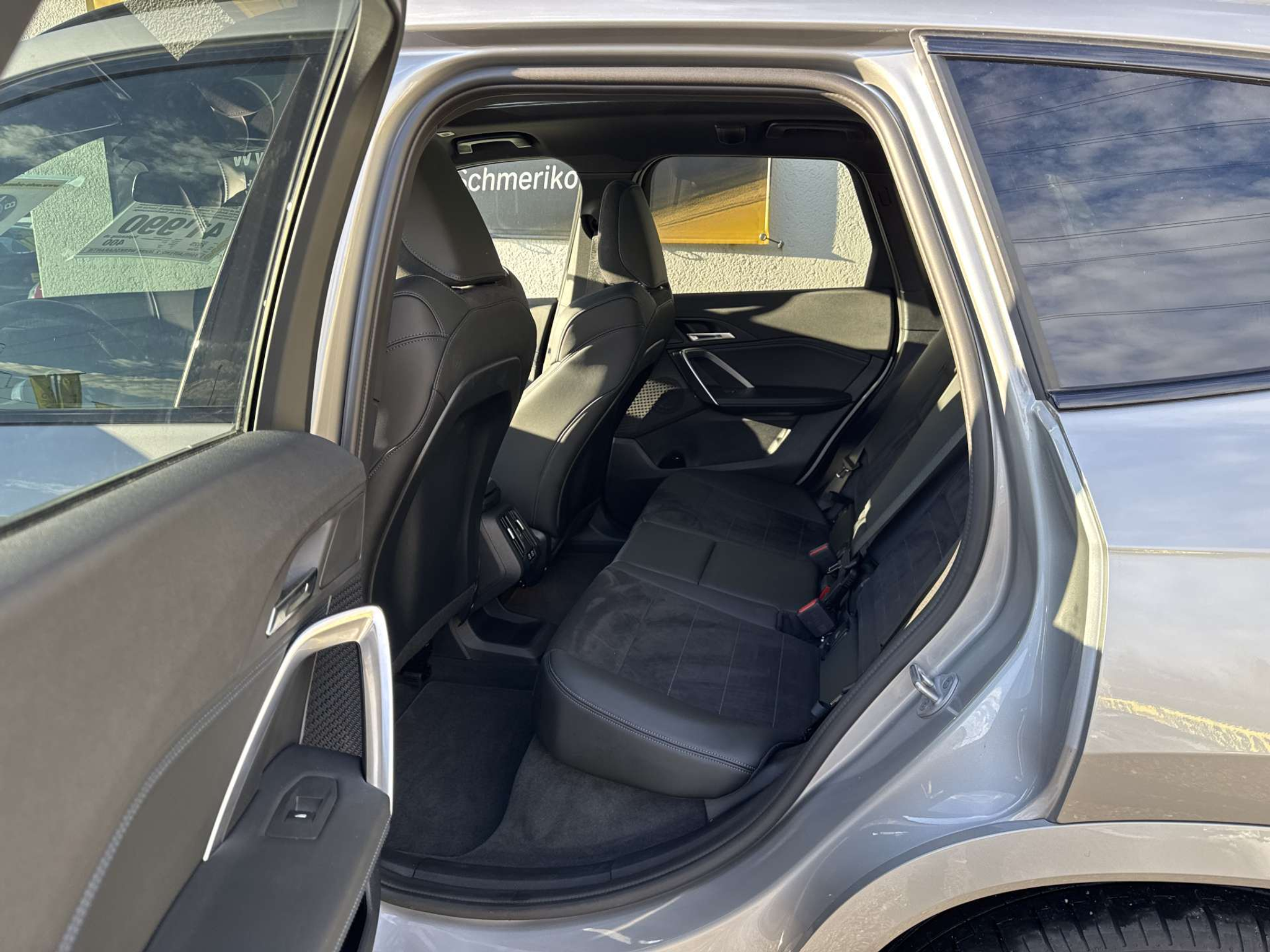 listing desktop thumbnail image 7