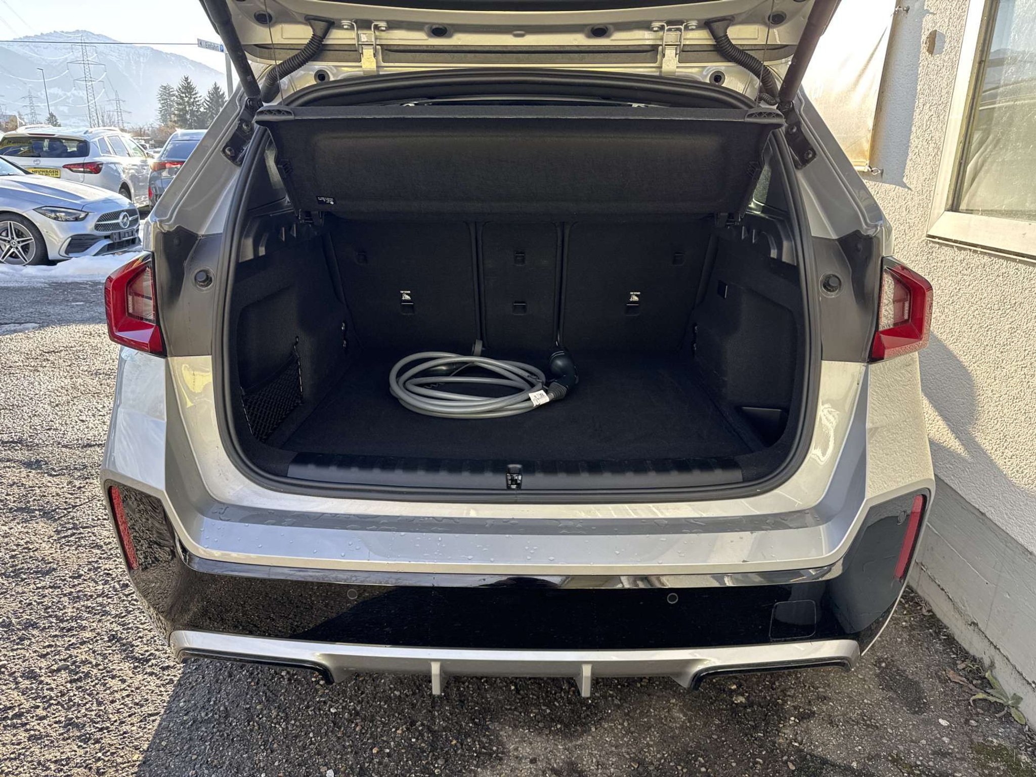 listing desktop thumbnail image 8