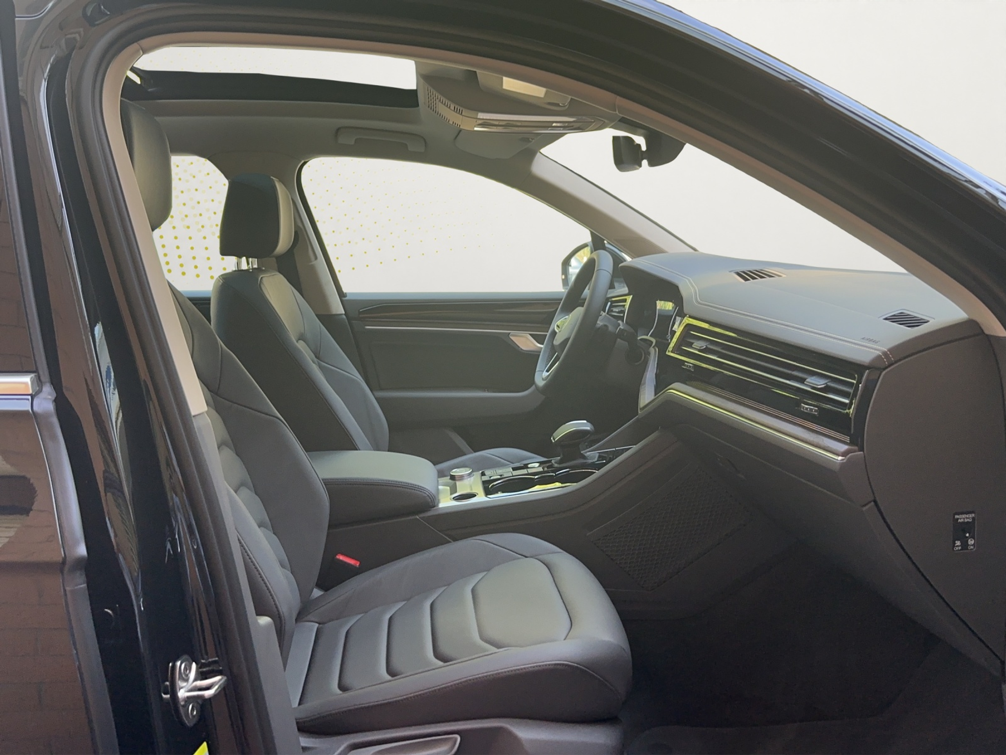 listing desktop thumbnail image 11