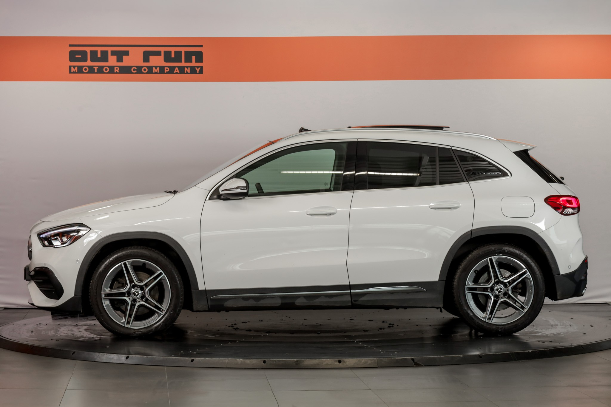 listing desktop thumbnail image 4