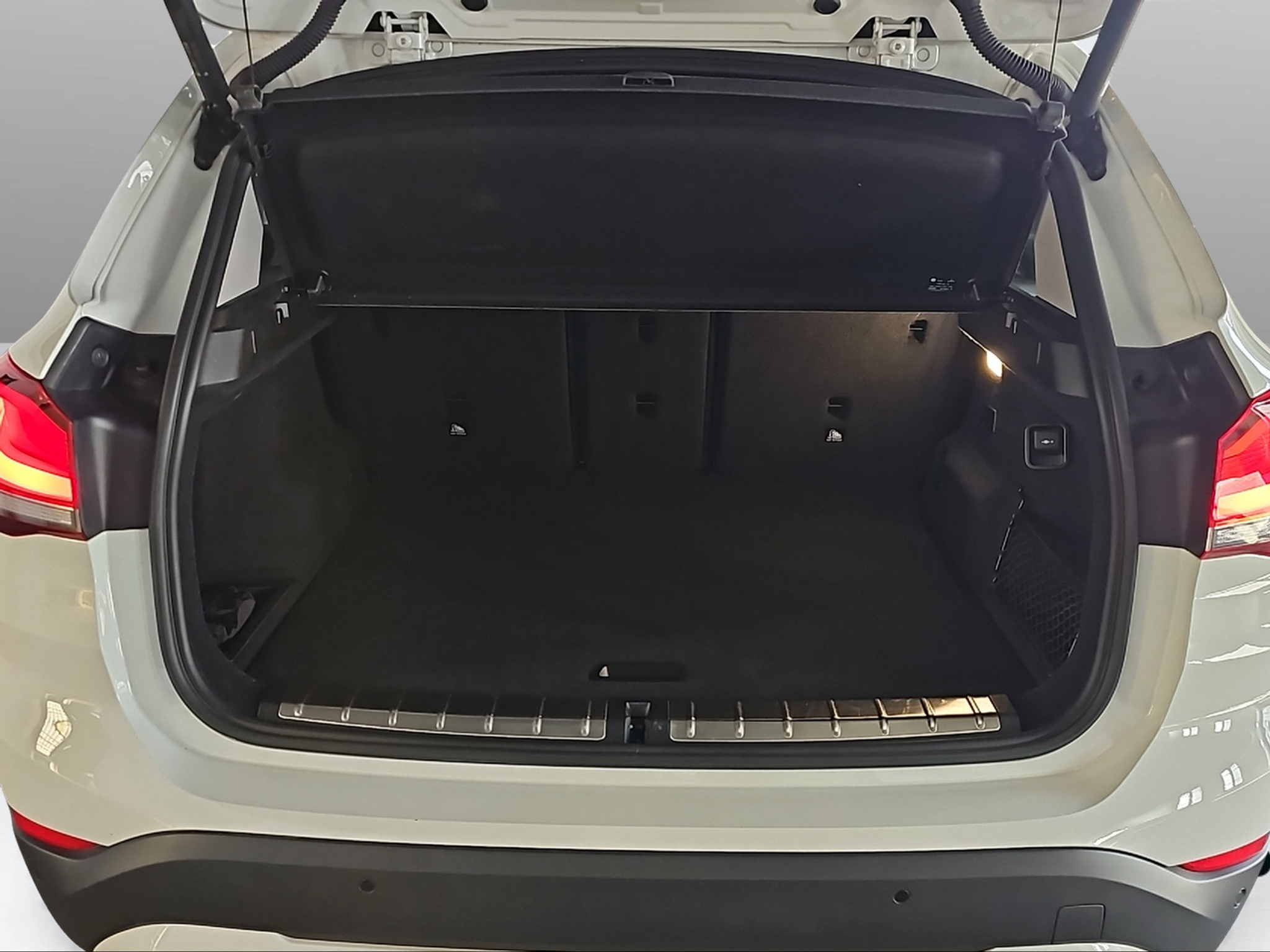 listing desktop thumbnail image 5