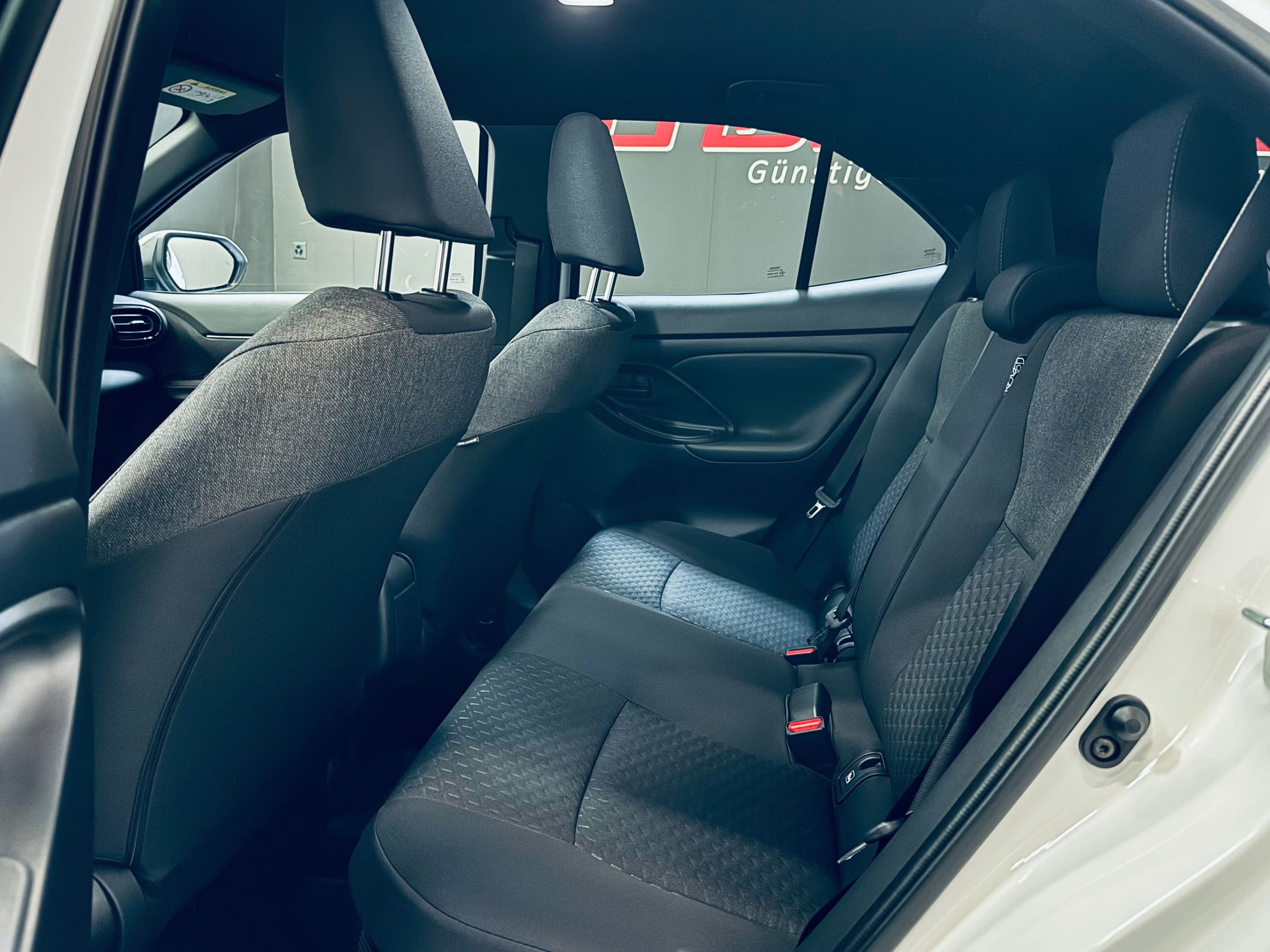 listing desktop thumbnail image 10