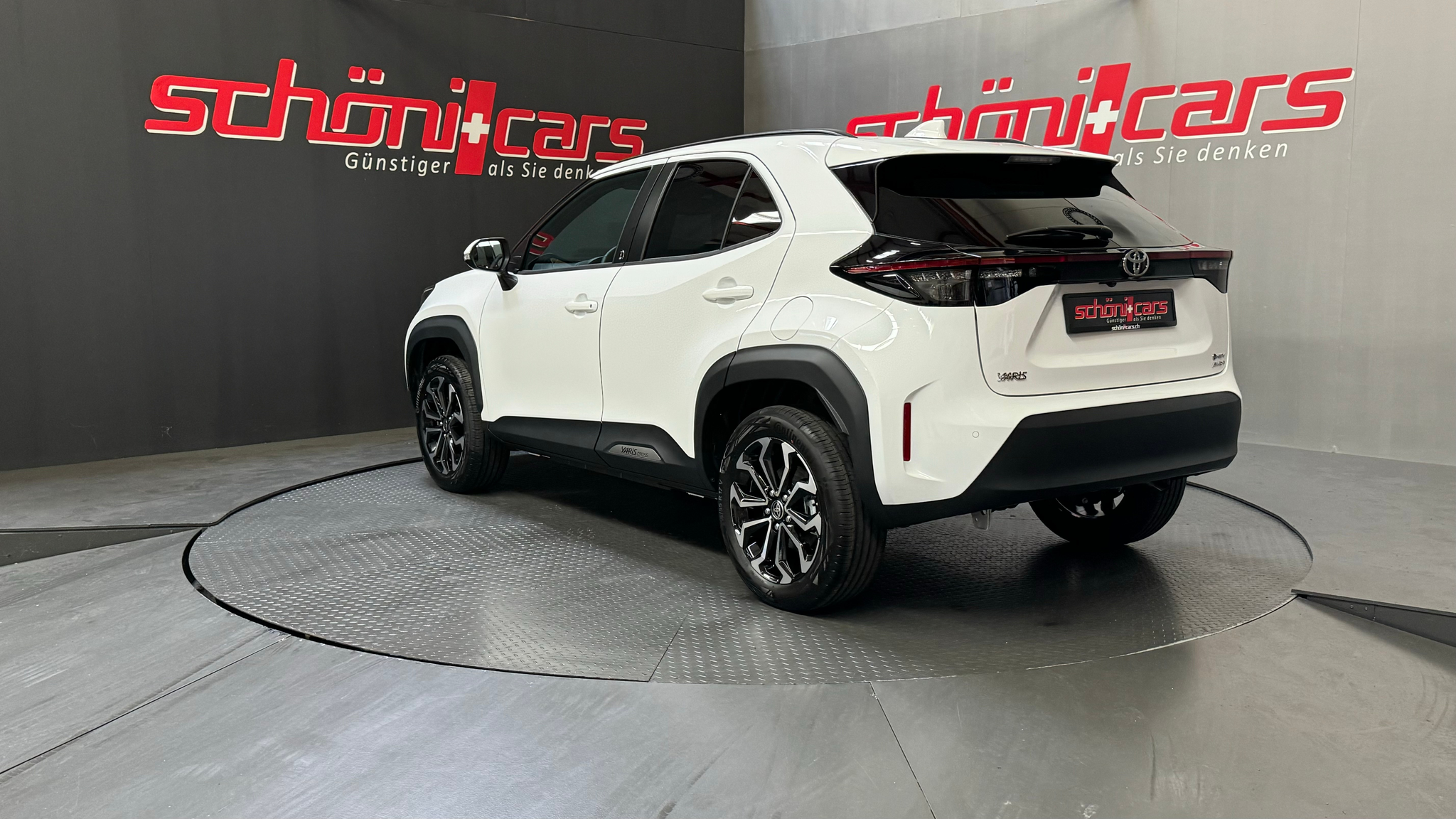 listing desktop thumbnail image 3