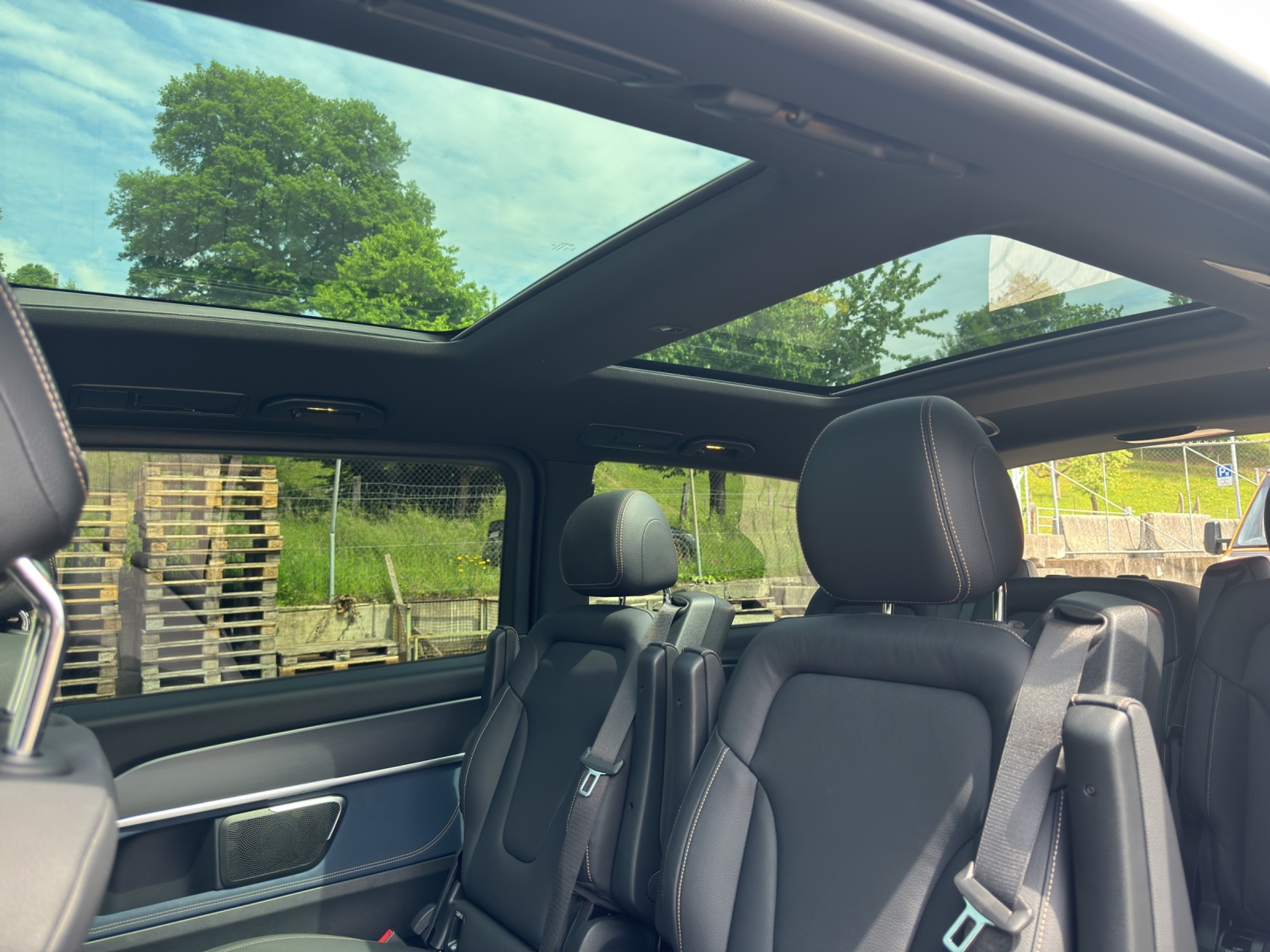 listing desktop thumbnail image 15