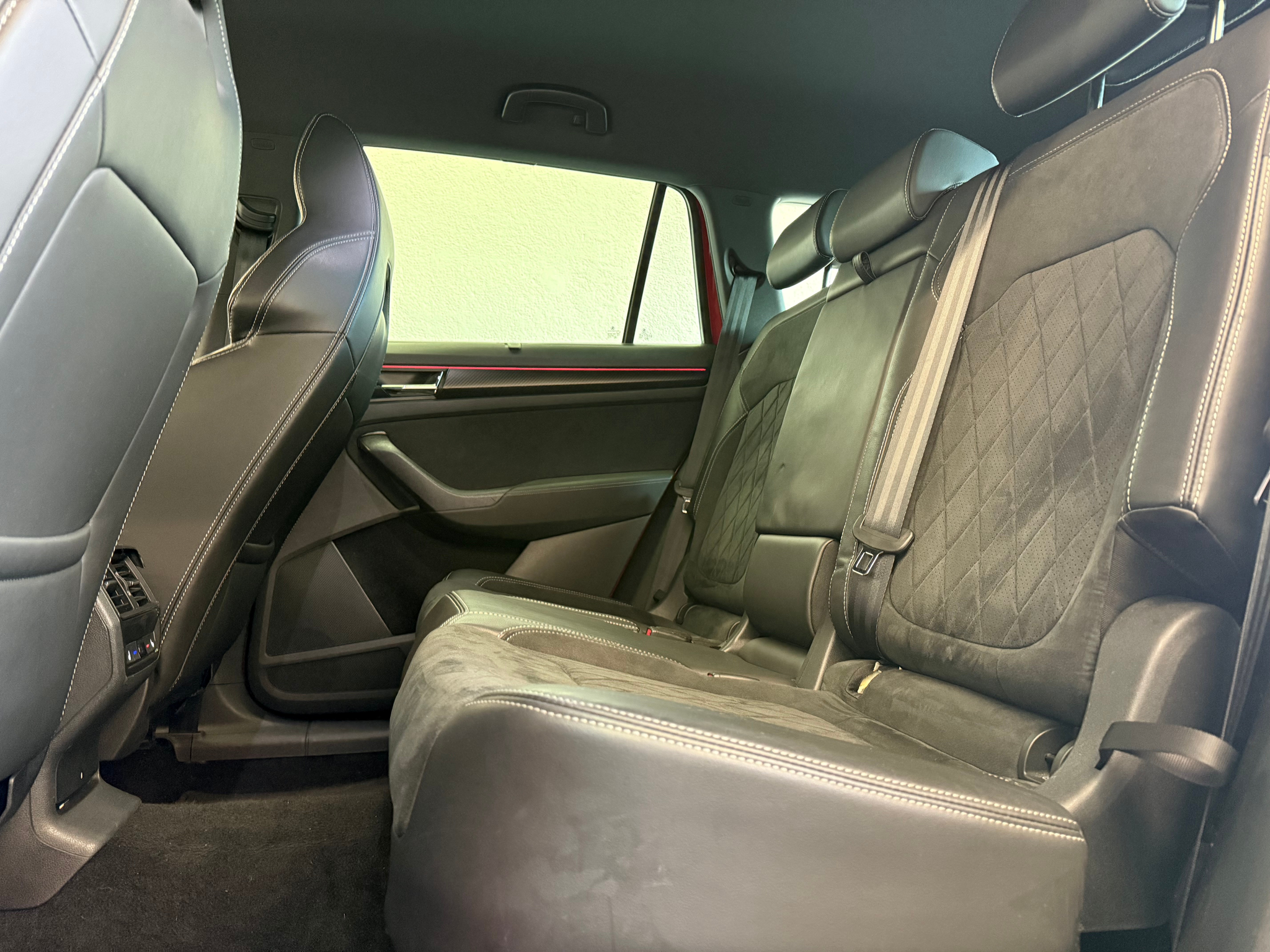 listing desktop thumbnail image 24