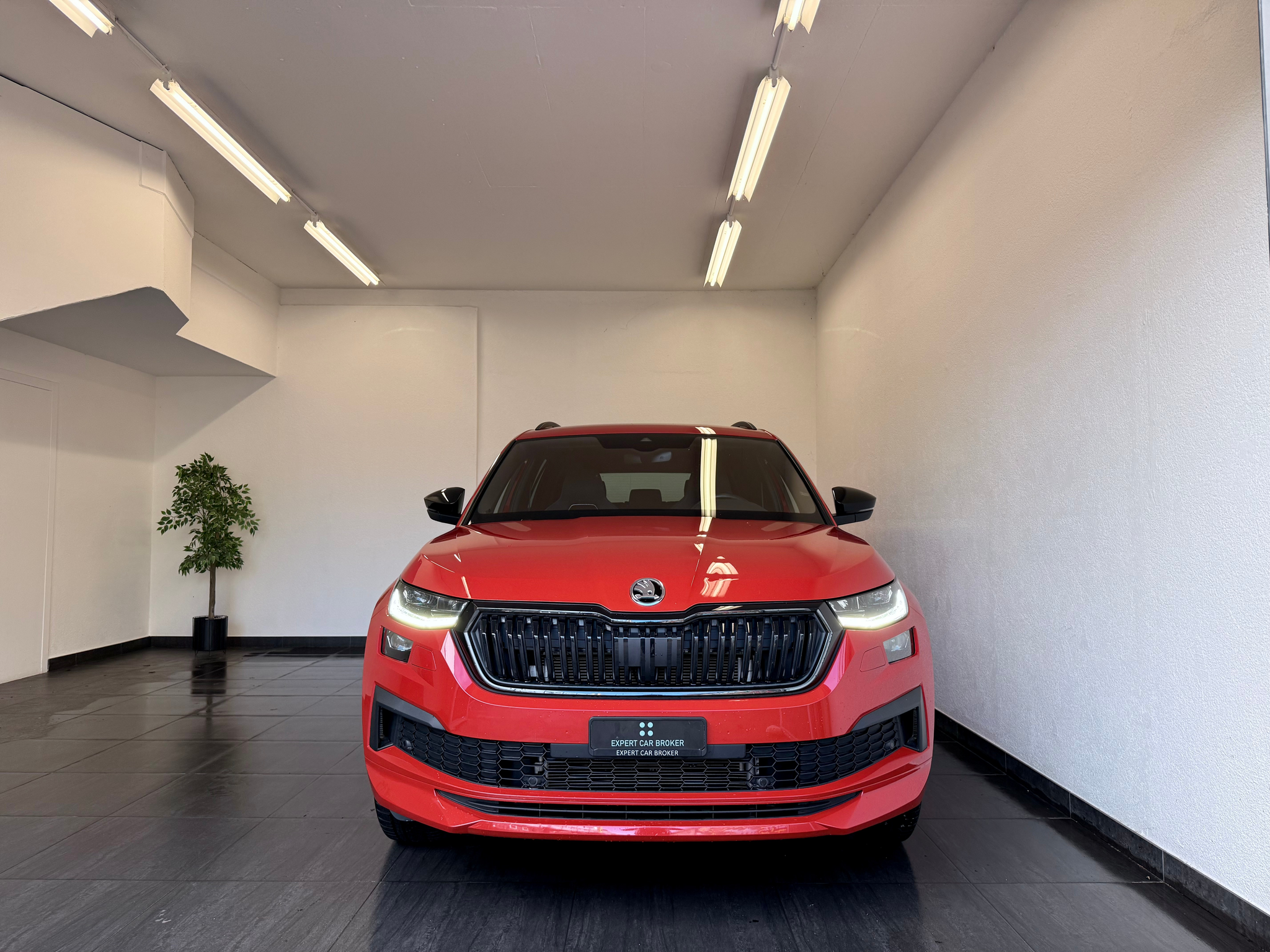 listing desktop thumbnail image 3