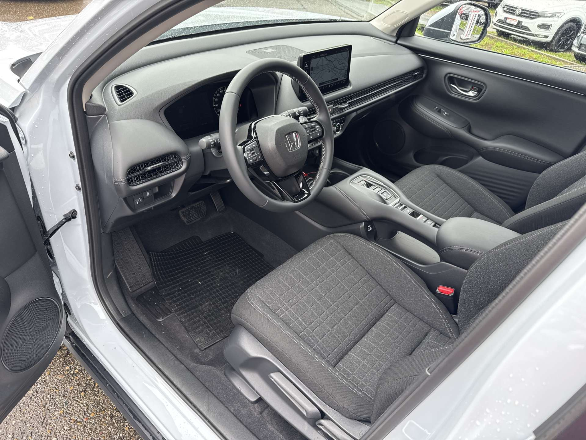 listing desktop thumbnail image 4