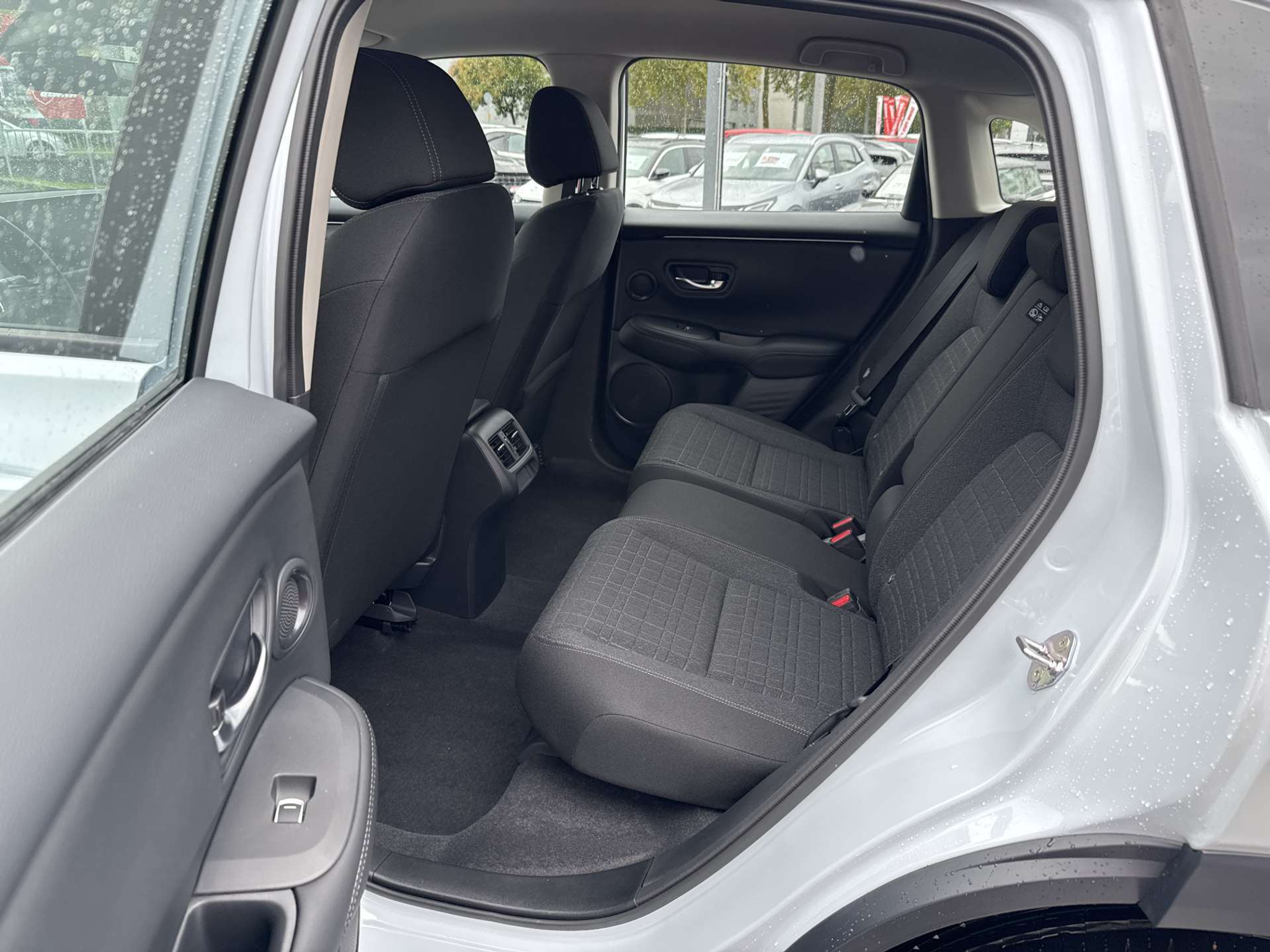 listing desktop thumbnail image 5