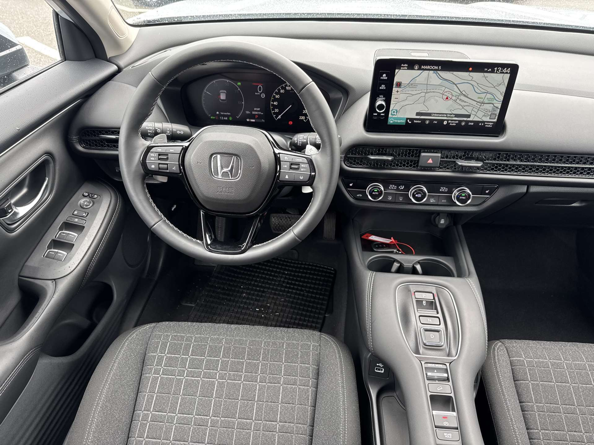 listing desktop thumbnail image 3