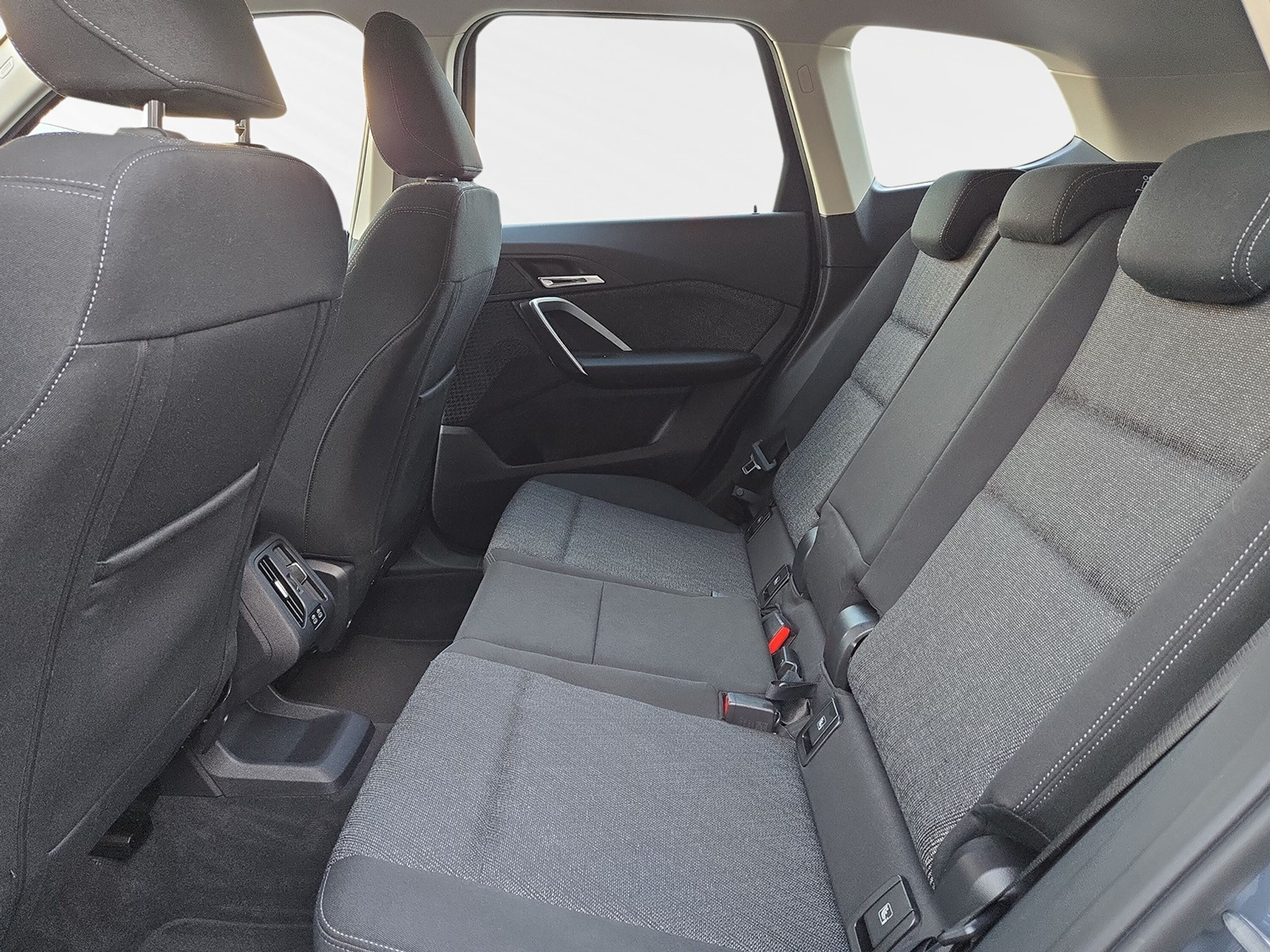 listing desktop thumbnail image 6